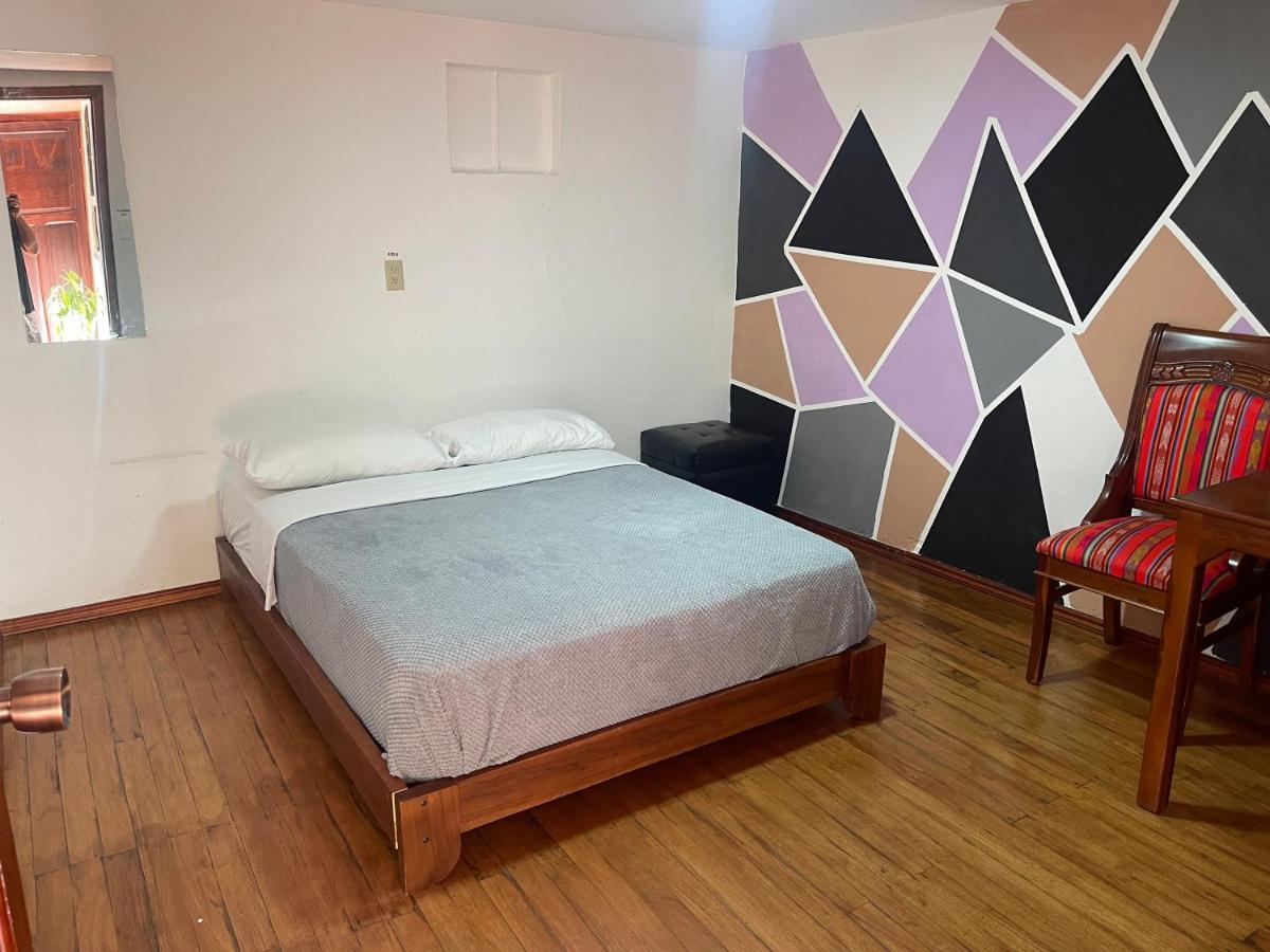 Double Room with Shared Bathroom photo 3
