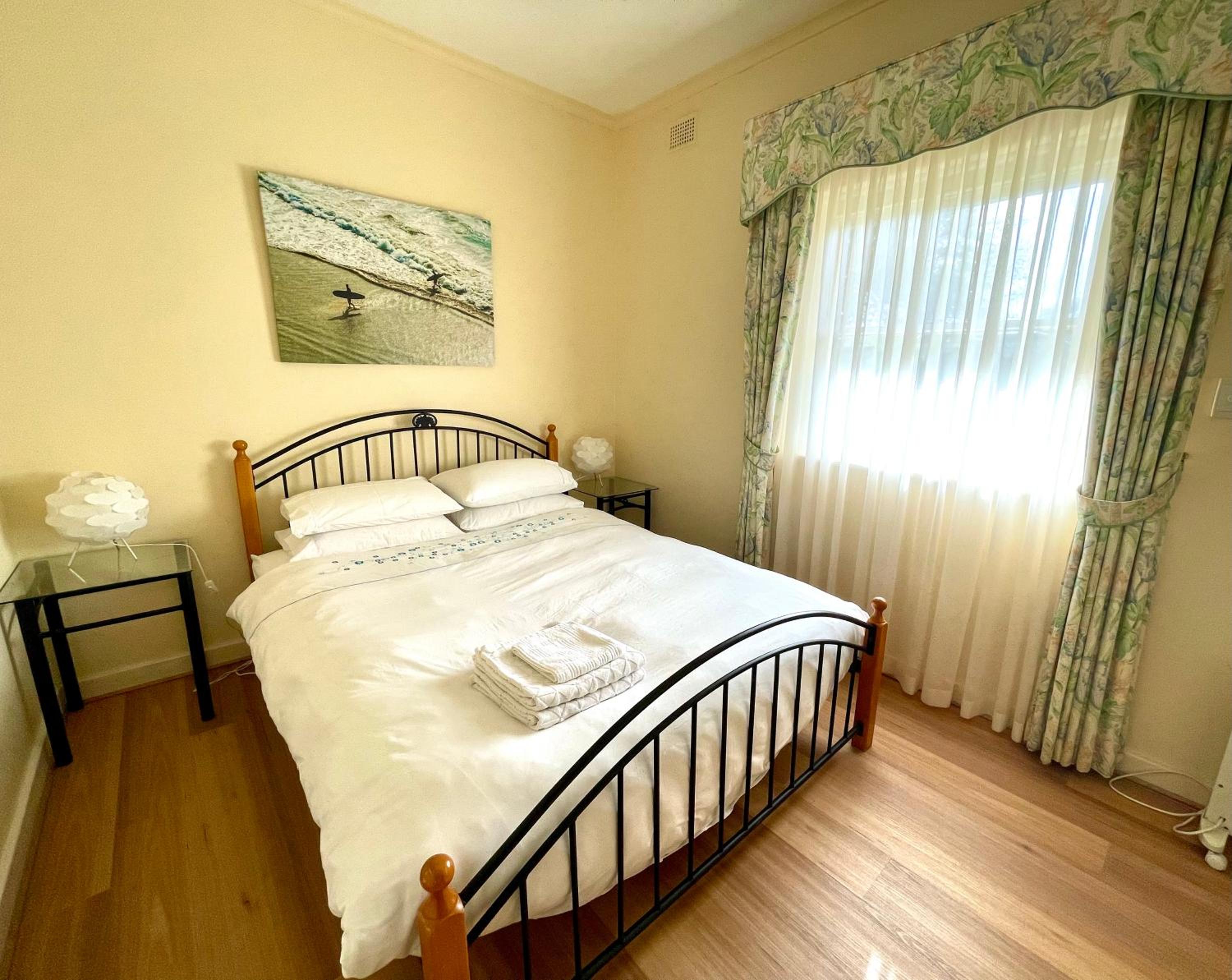 Three-Bedroom House photo 3