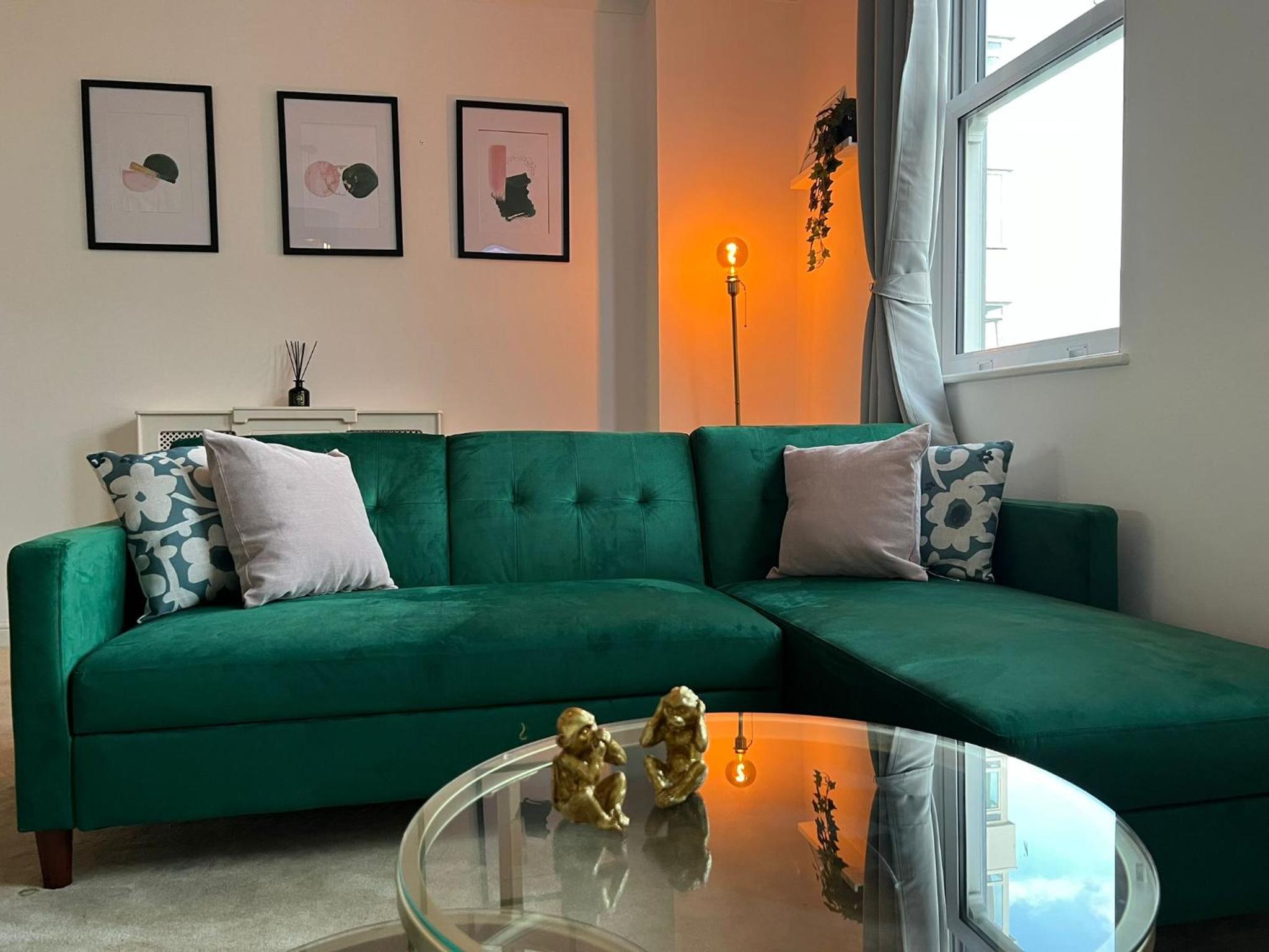 One-Bedroom Apartment photo 2