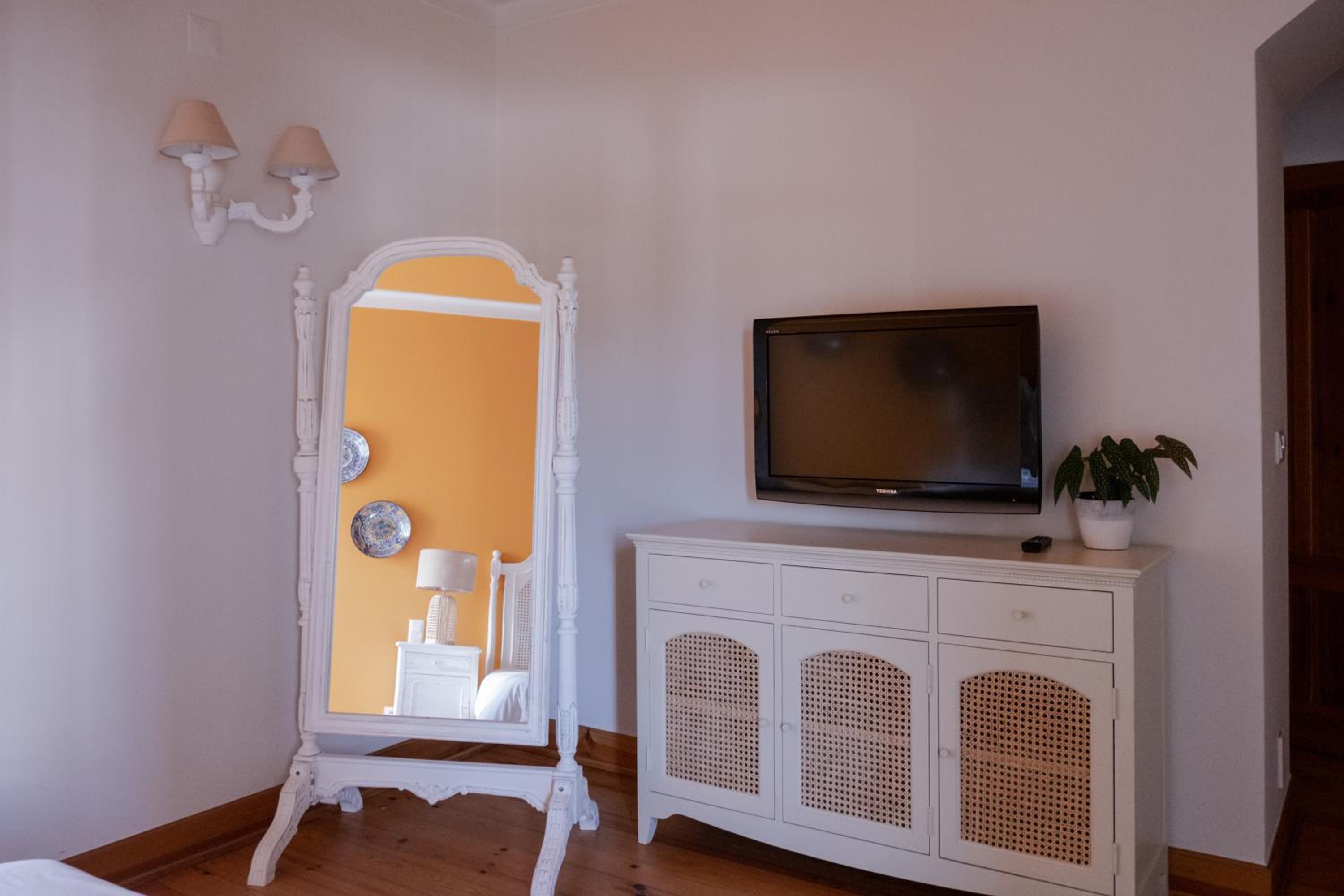 Double Room - Photo 12
