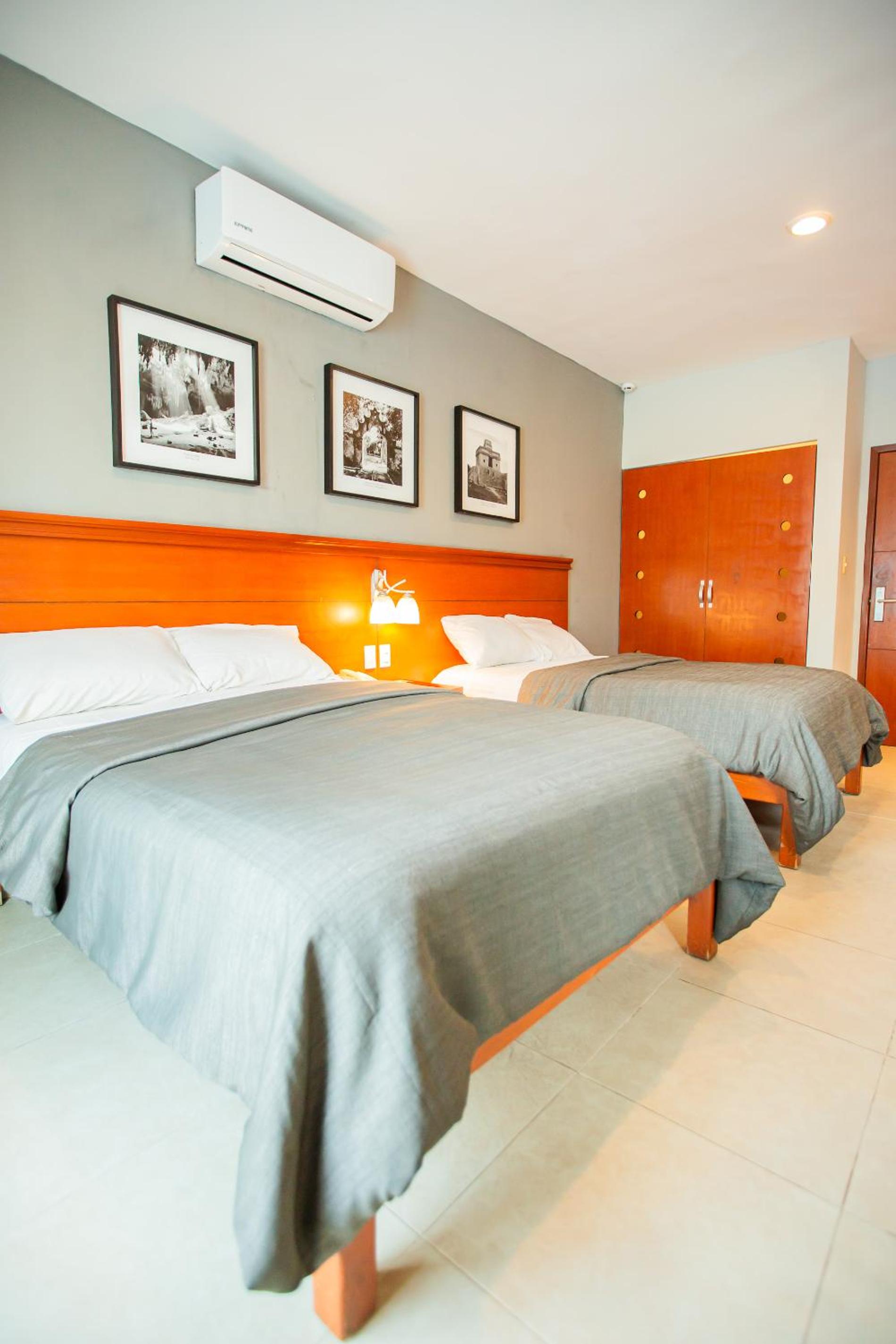 Executive Double Room with Two Double Beds photo 2