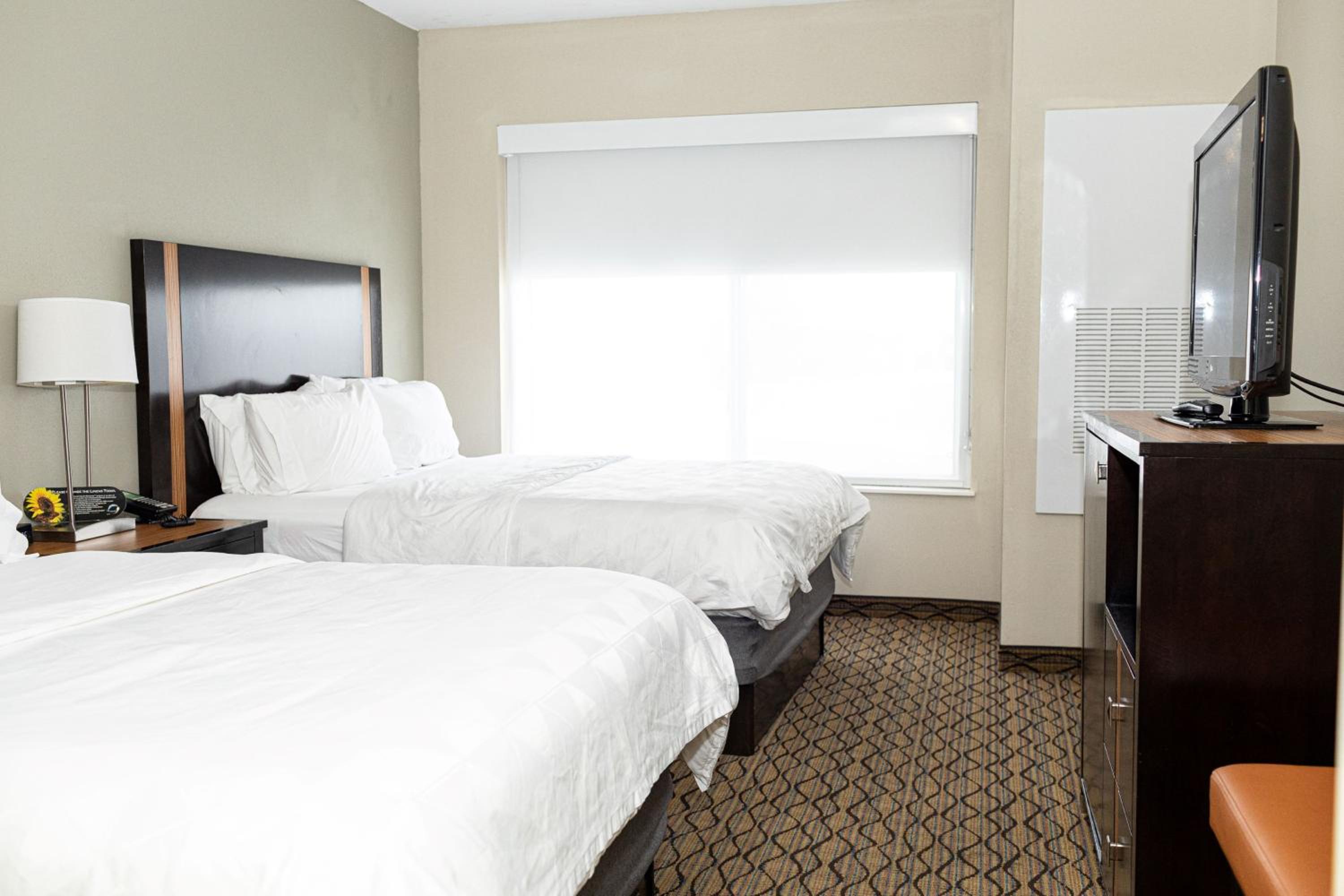 Standard Queen Room with Two Queen Beds and Mobility Accessible Roll-In Shower