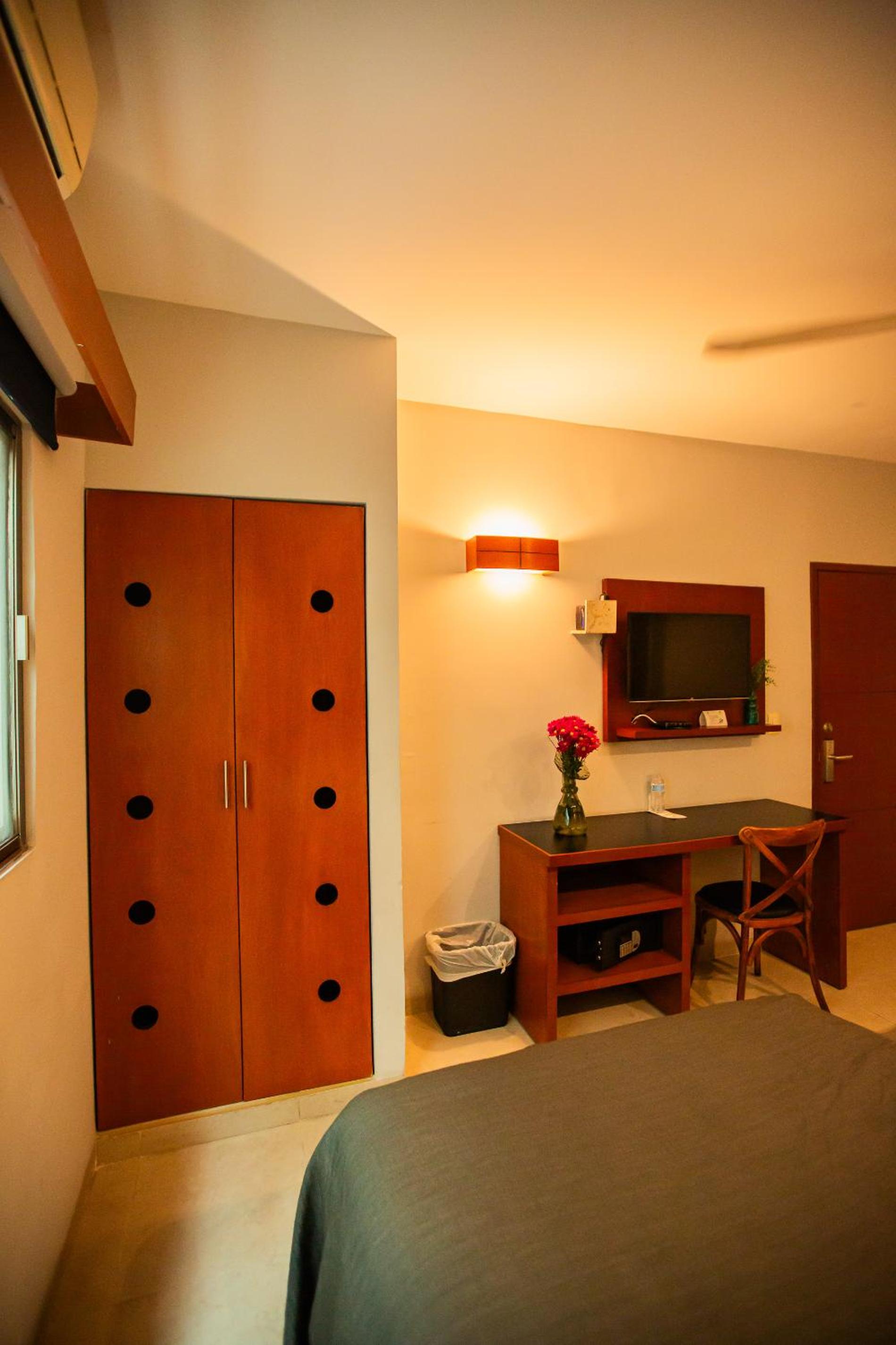 Standard Double Room with Two Double Beds - Photo 6