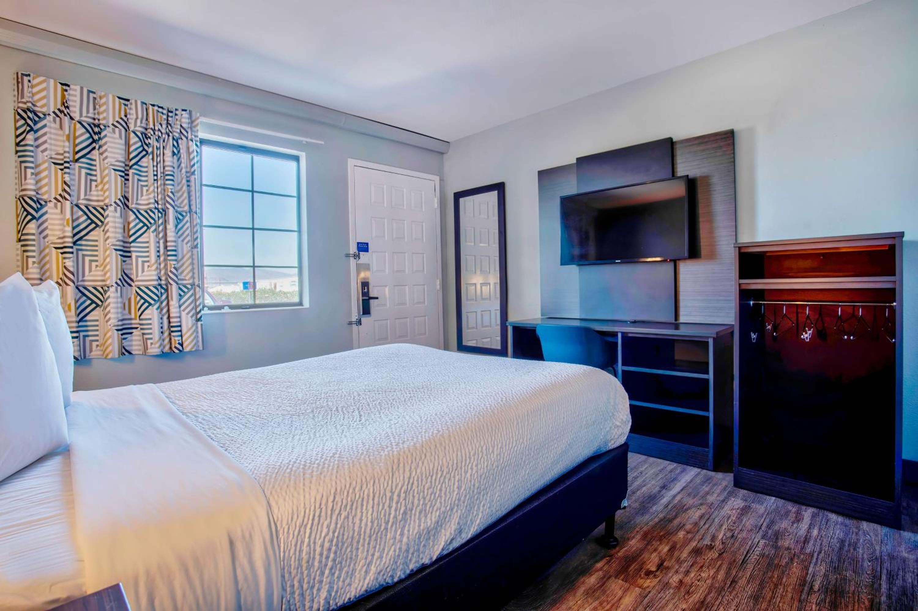 Queen Room photo 3