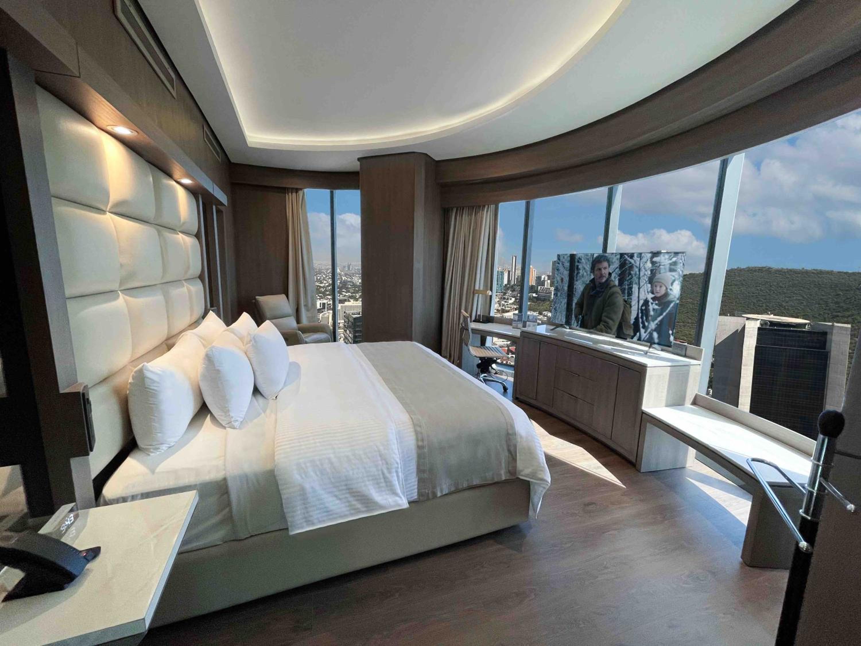 Suite with Spa Bath - Photo 3