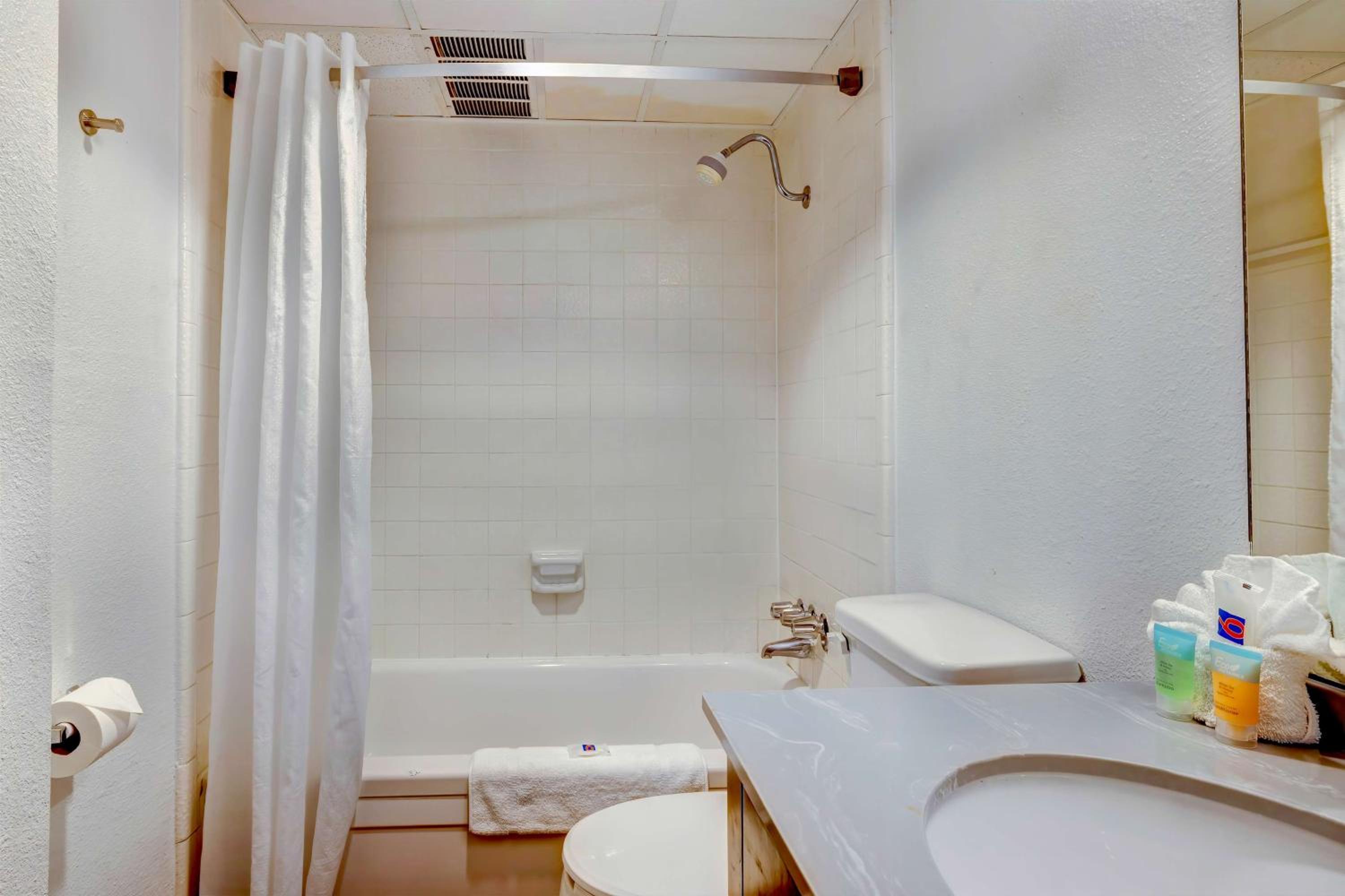 King Room - Non-Smoking - Photo 12