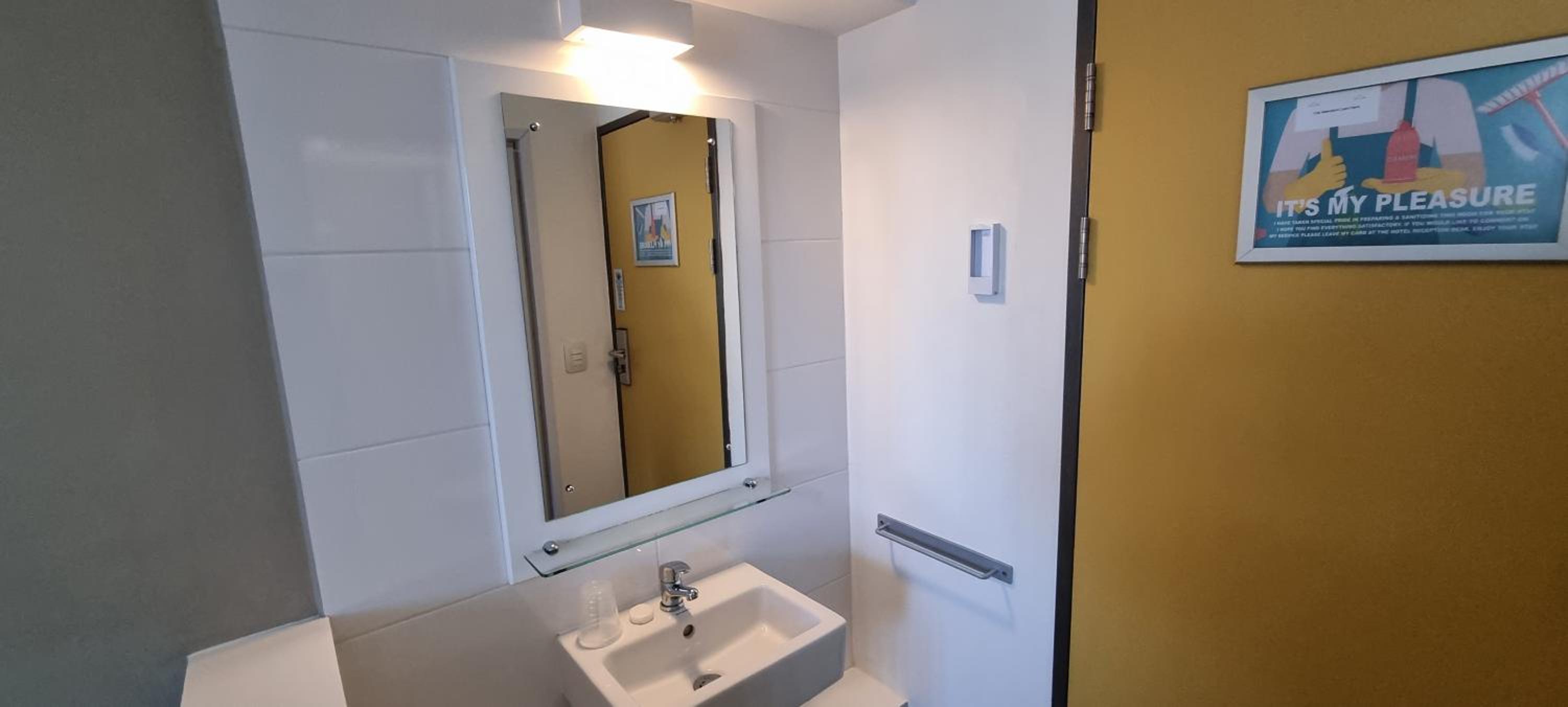 Check Inn Hotel — photo 36