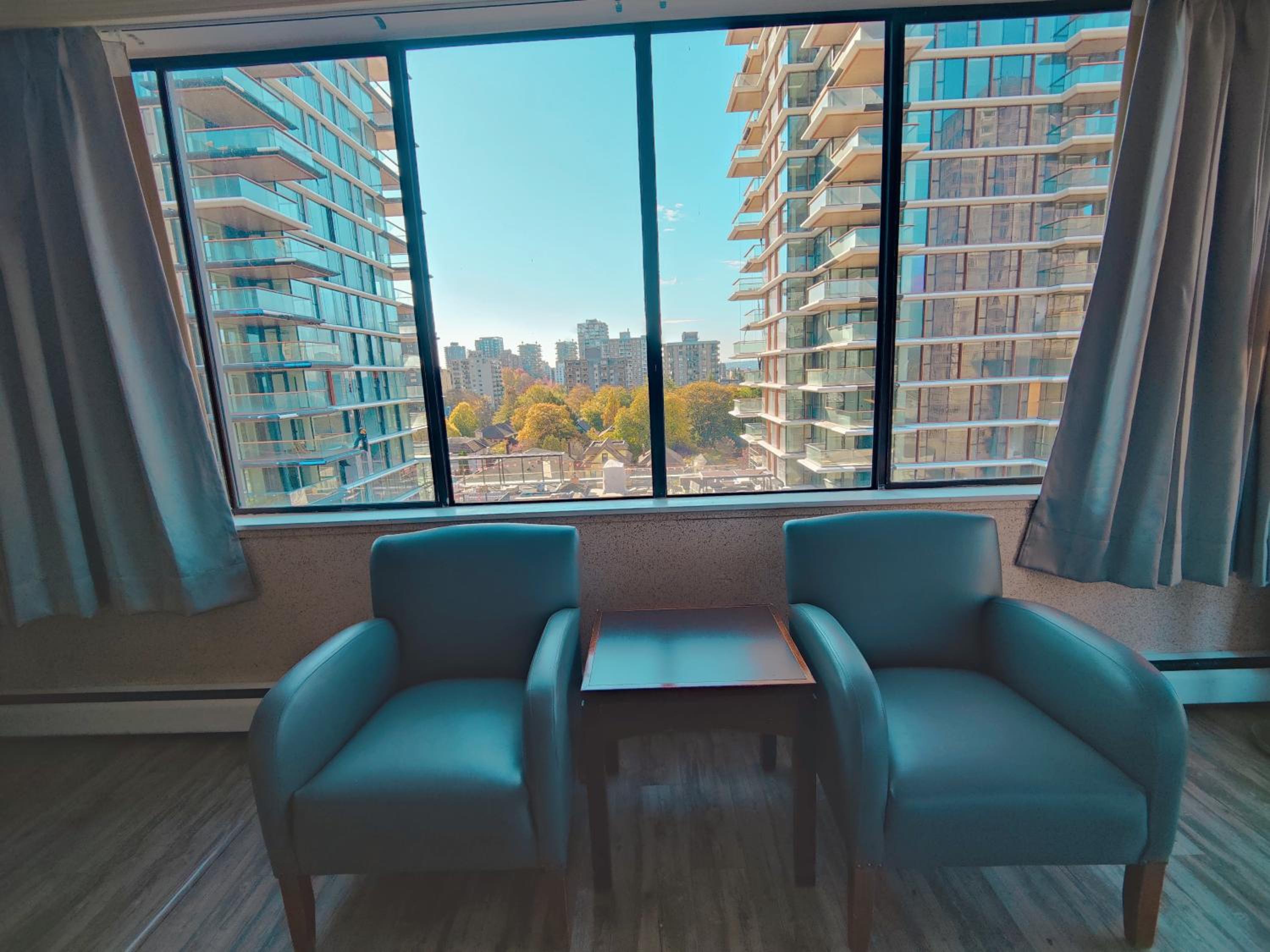 One Bedroom Apartment with Robson Street View - Photo 2