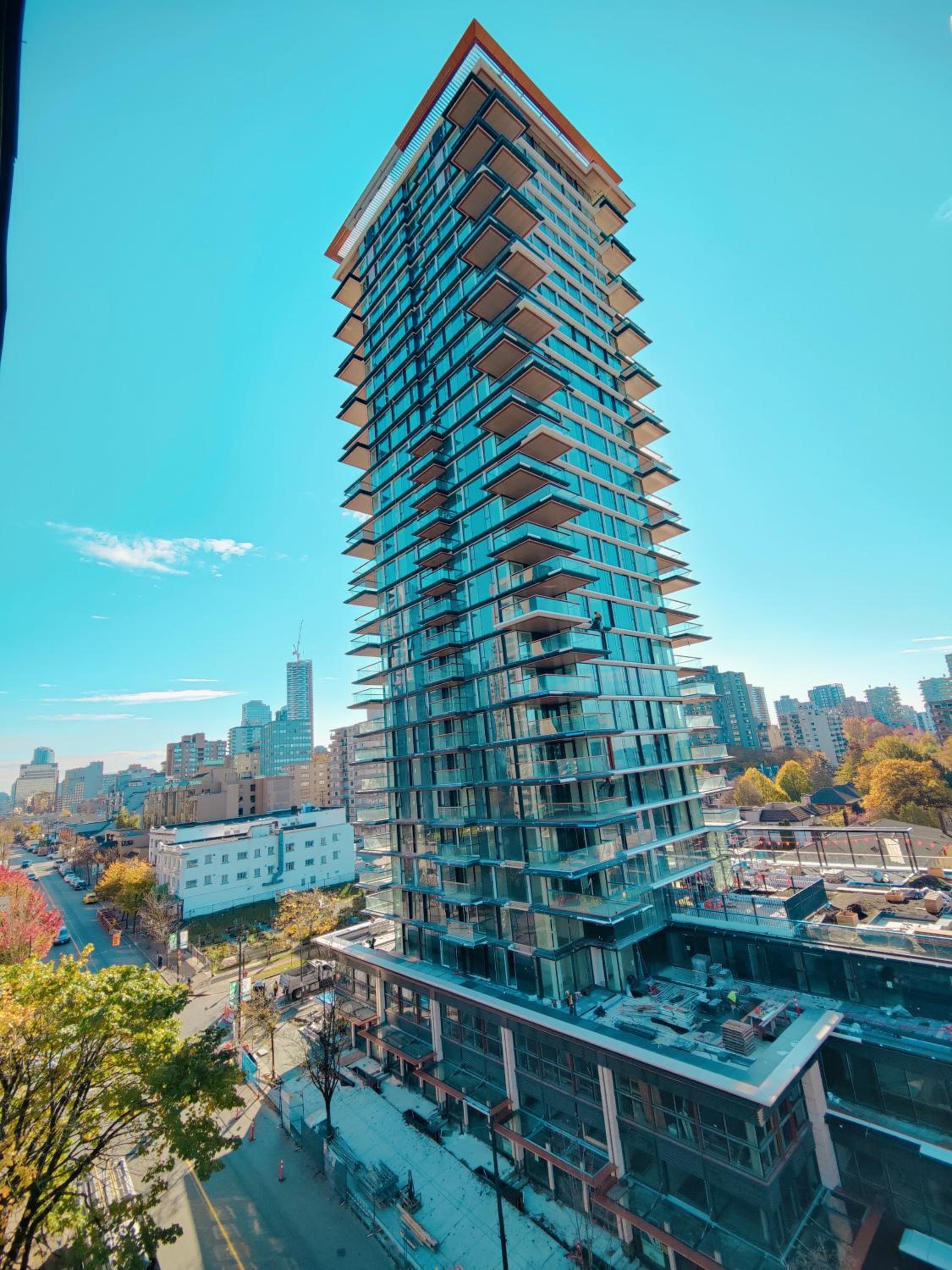 One Bedroom Apartment with Robson Street View - Photo 19