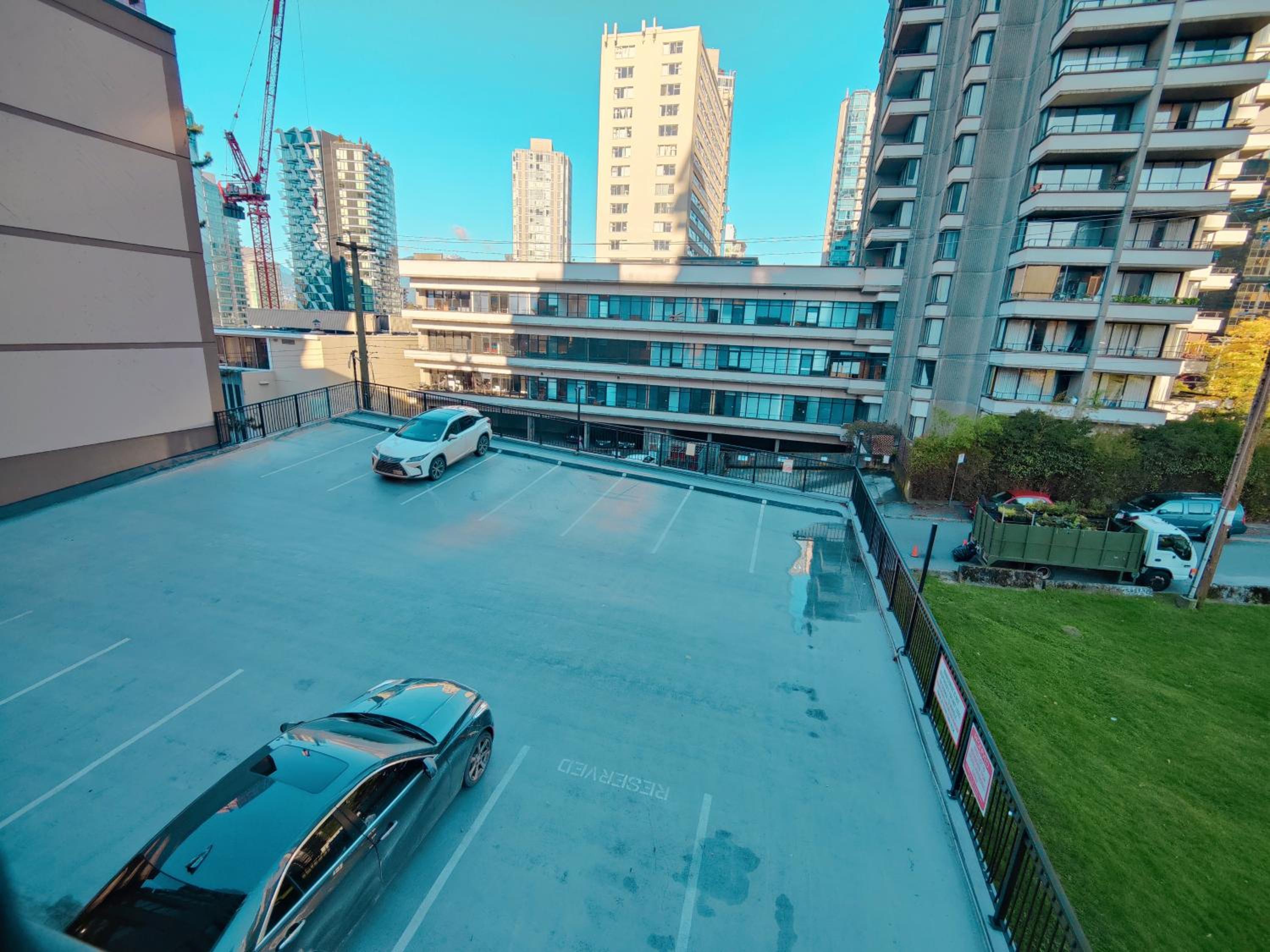 One Bedroom Apartment with Robson Street View - Photo 18