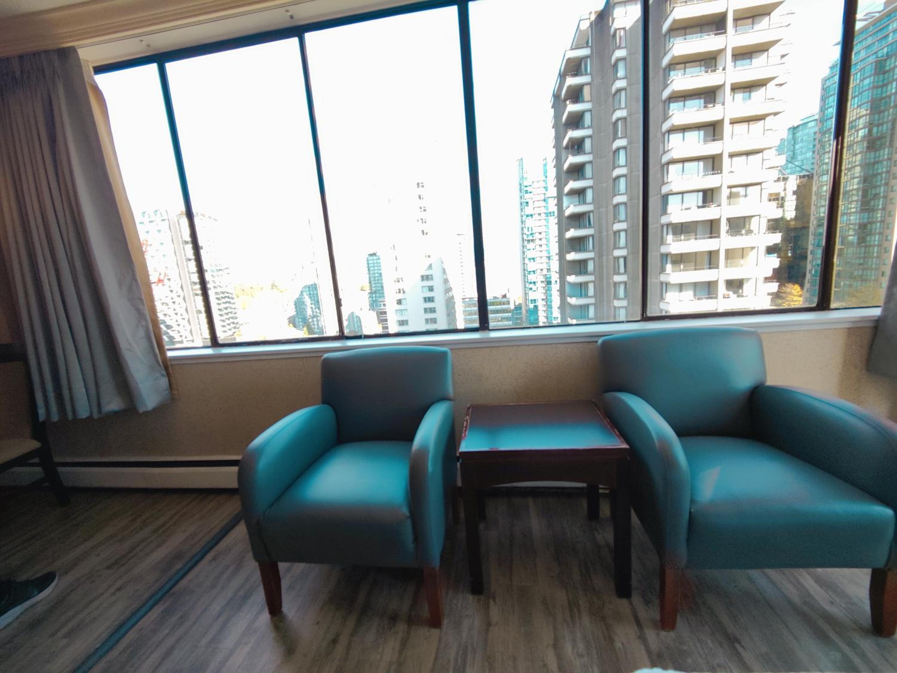 One Bedroom Apartment with Harbor View - Photo 6