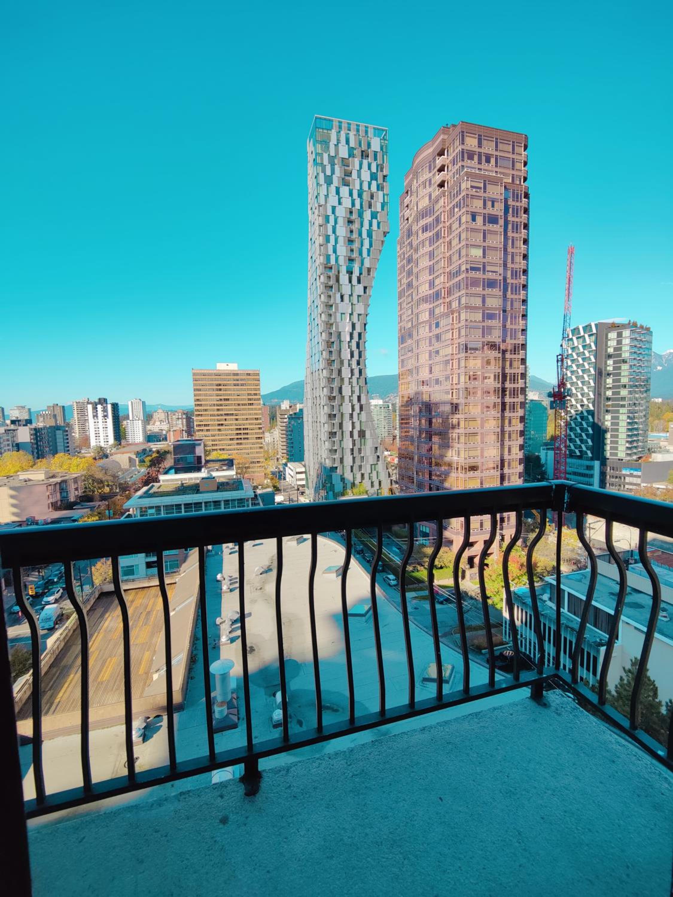 One Bedroom Apartment with Harbor View - Photo 2