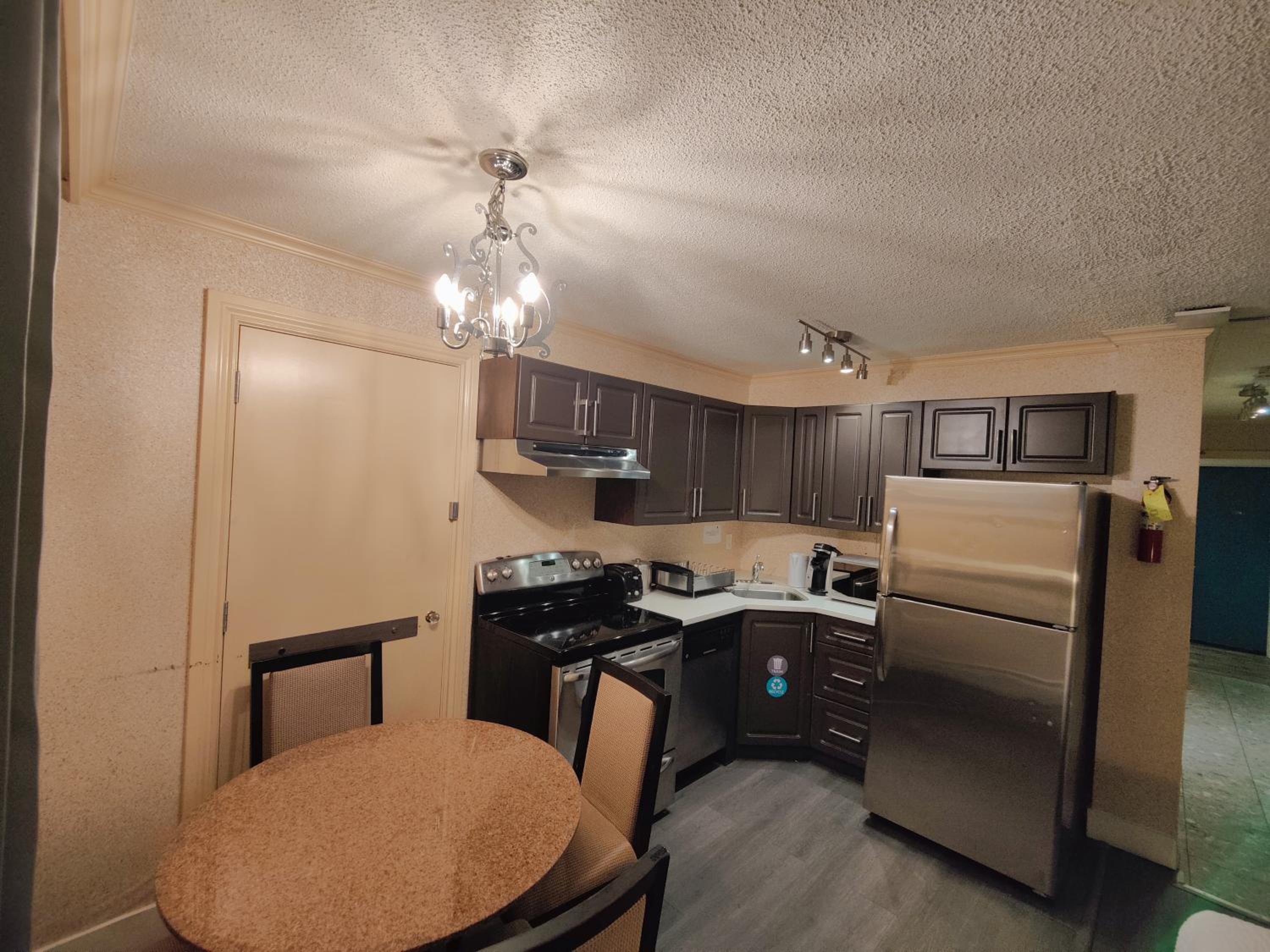 Penthouse Apartment - Photo 8