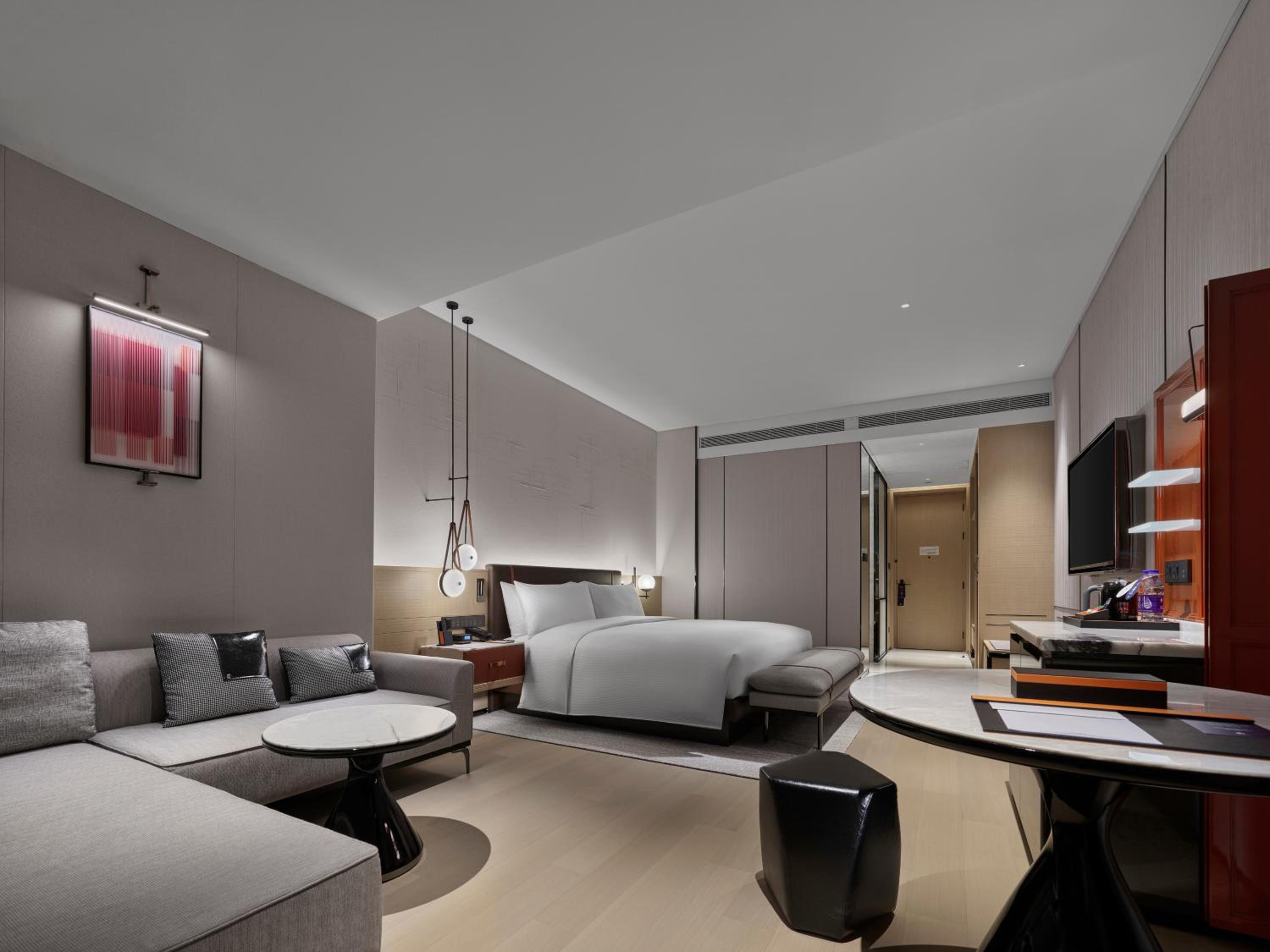 Deluxe King Room photo 1