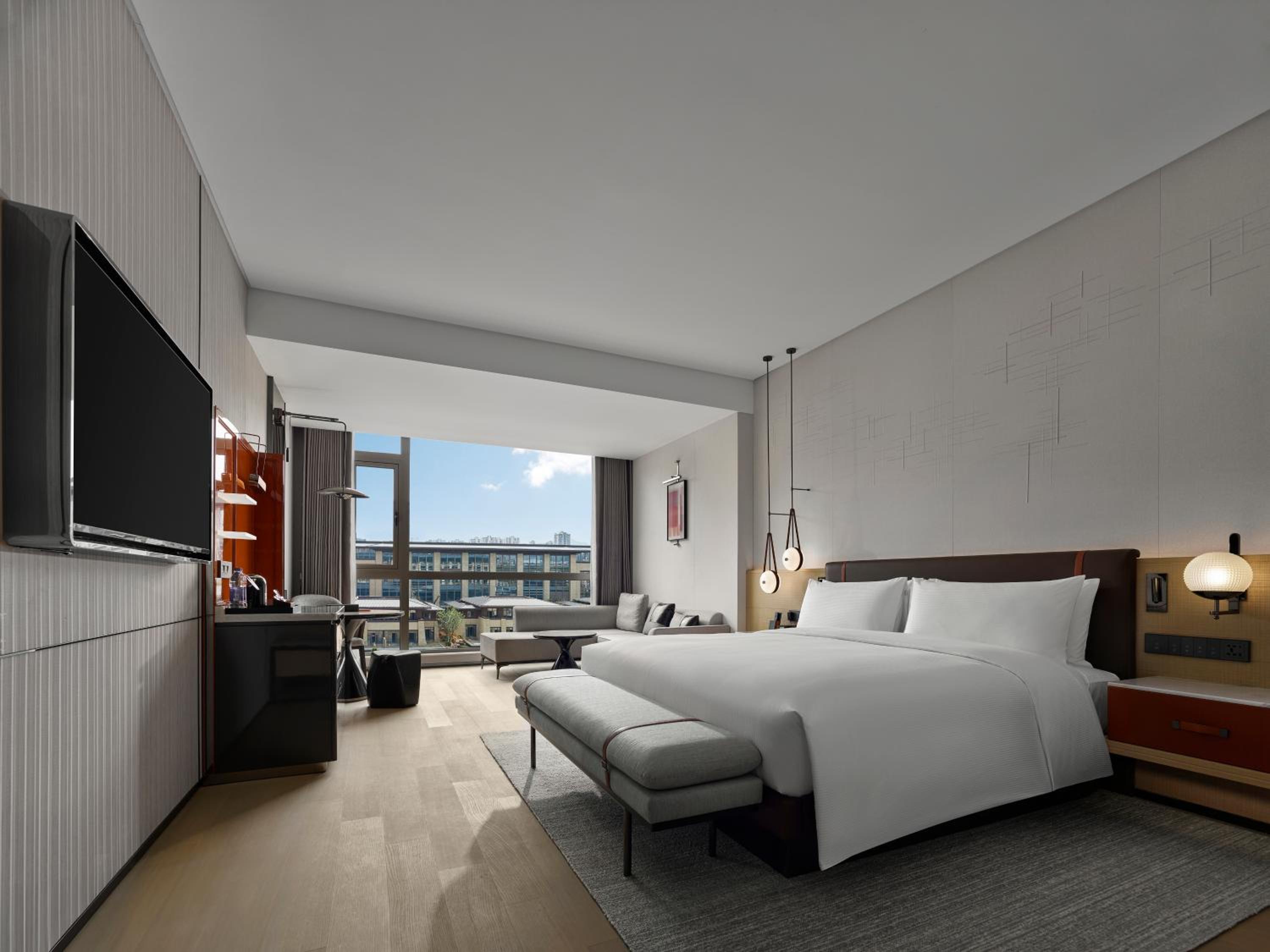 Deluxe King Room photo 2