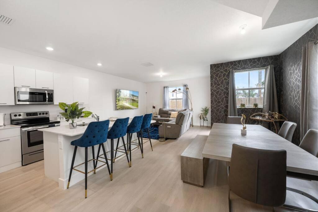 Three-Bedroom Villa photo 1