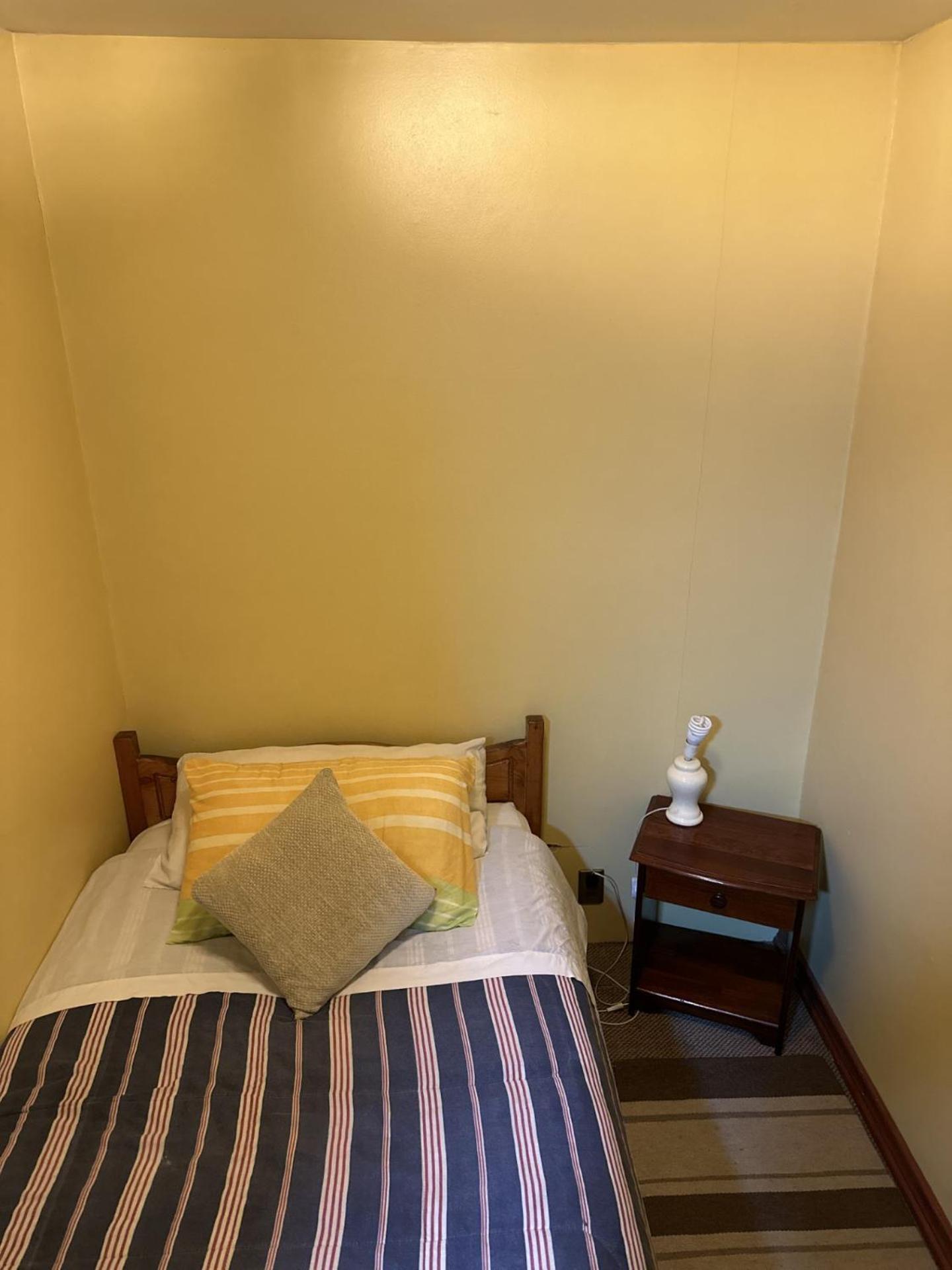Standard Single Room with Shared Bathroom photo 3