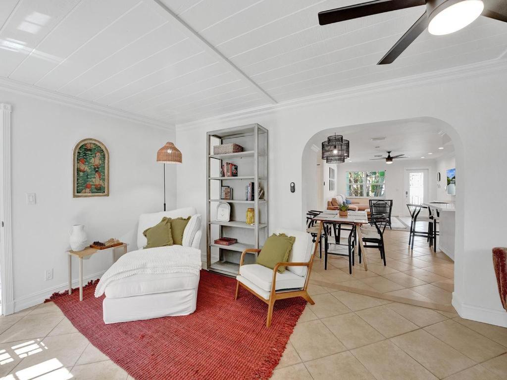 Three-Bedroom House photo 1