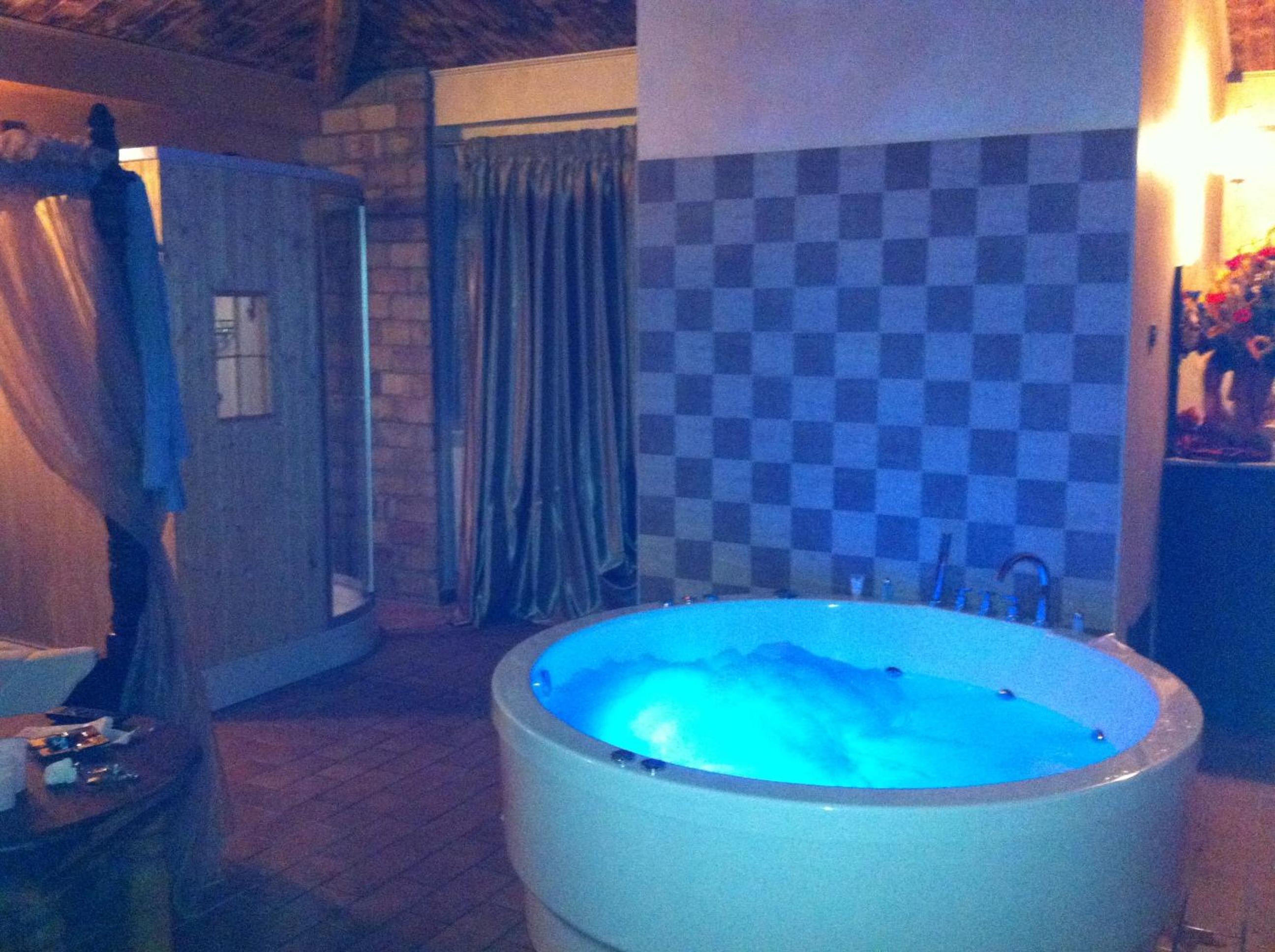 Imperial Suite - Photo 18