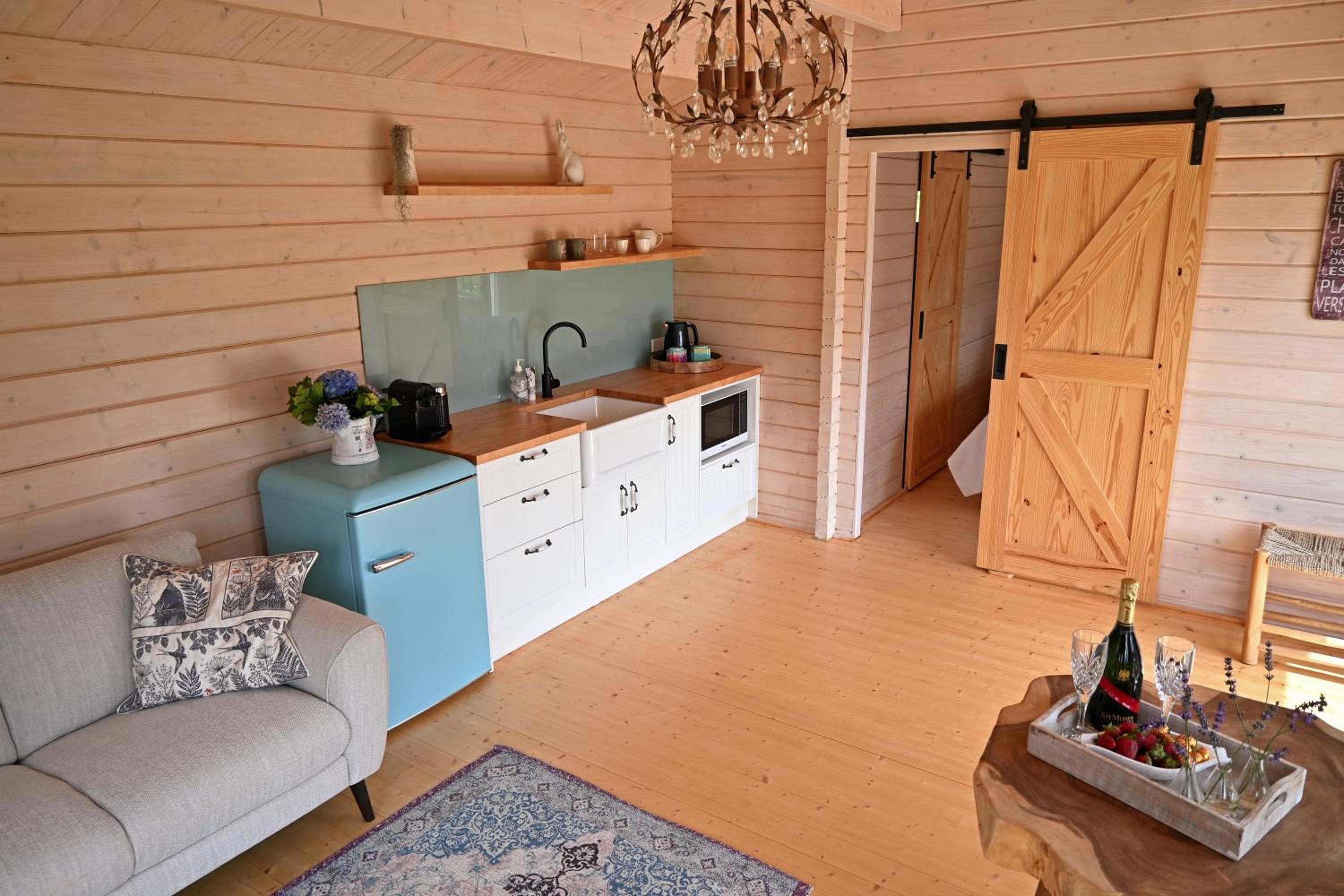 One-Bedroom House photo 2