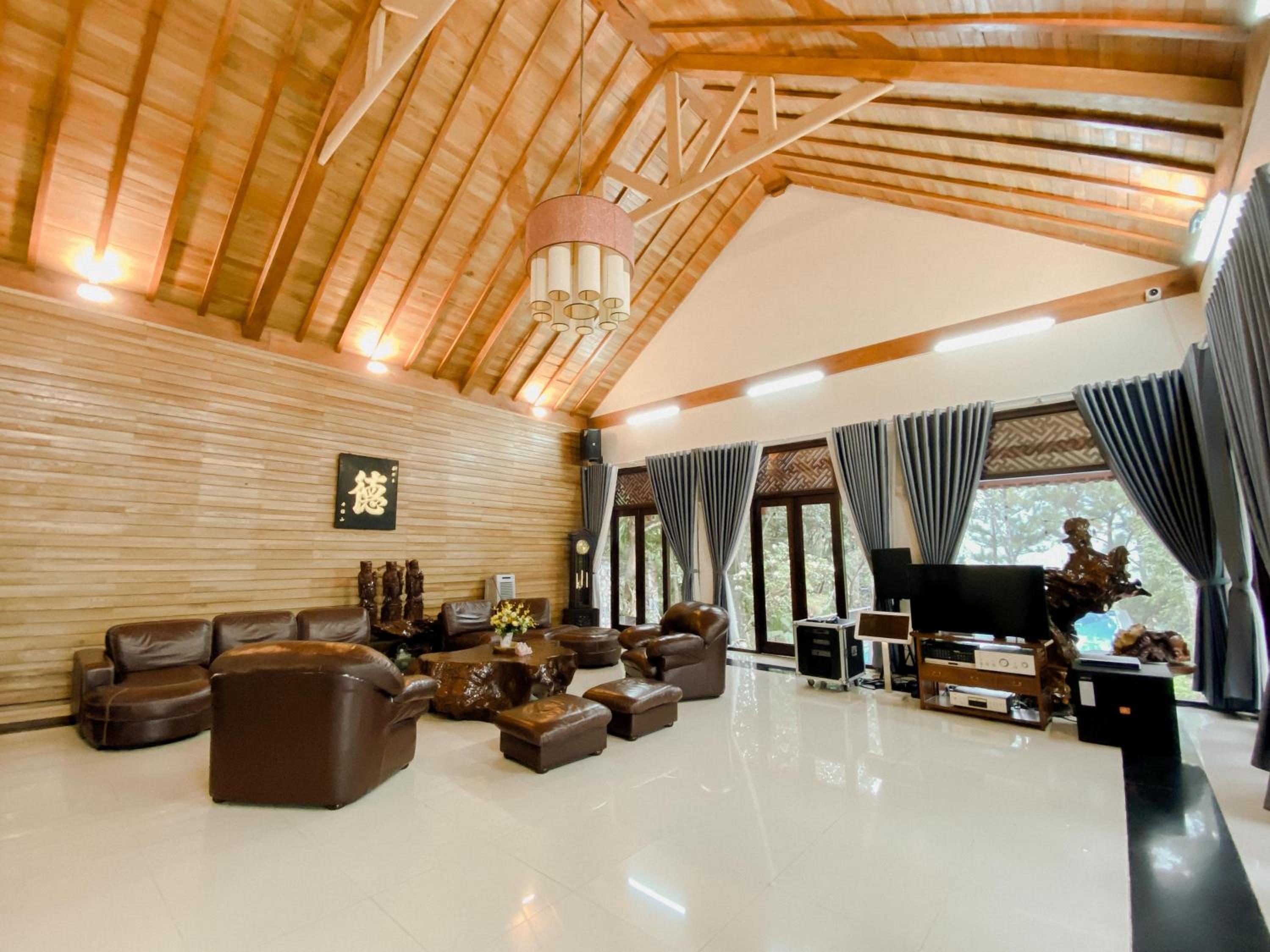 Villa photo 2