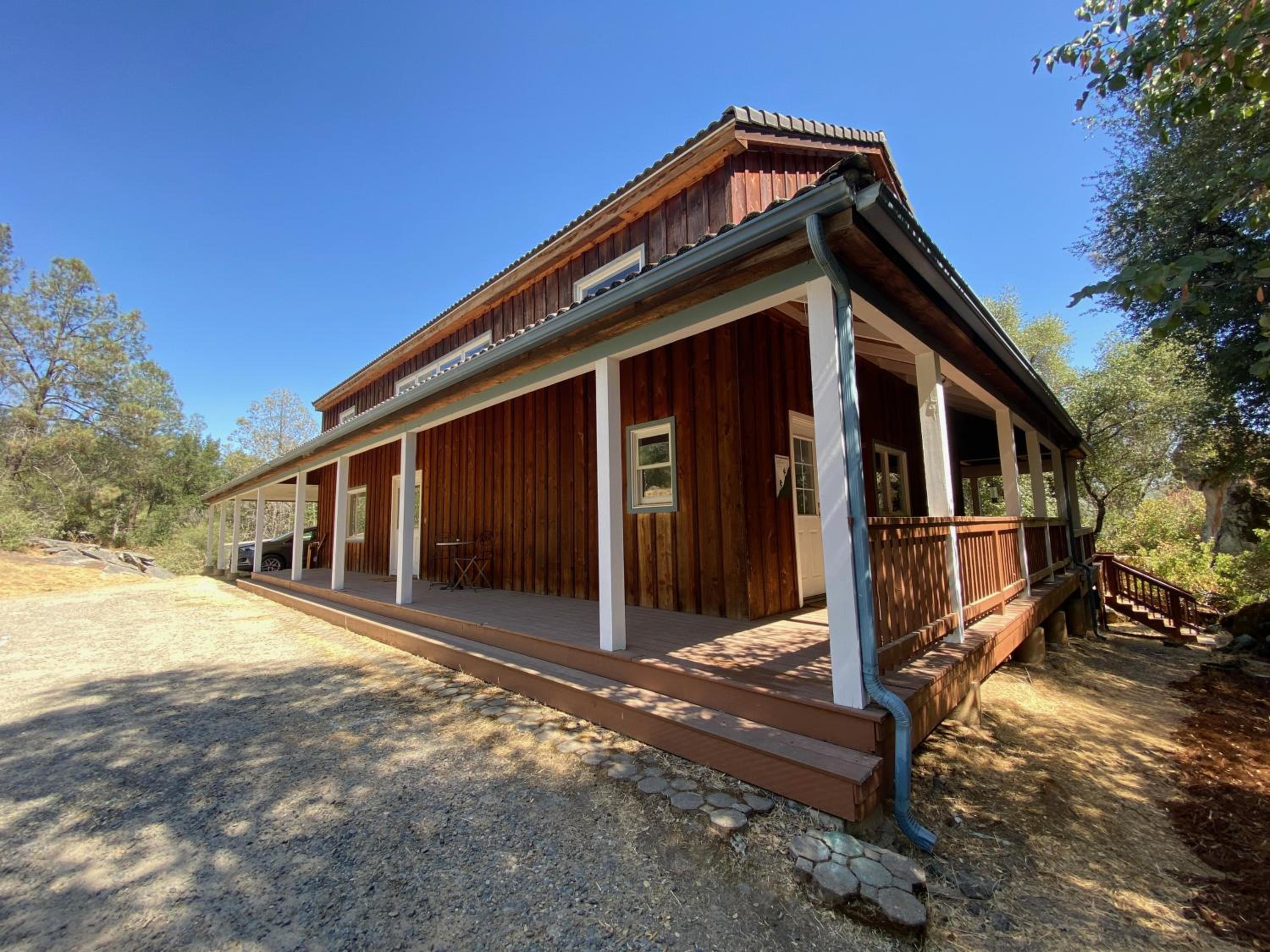 Three-Bedroom House photo 2