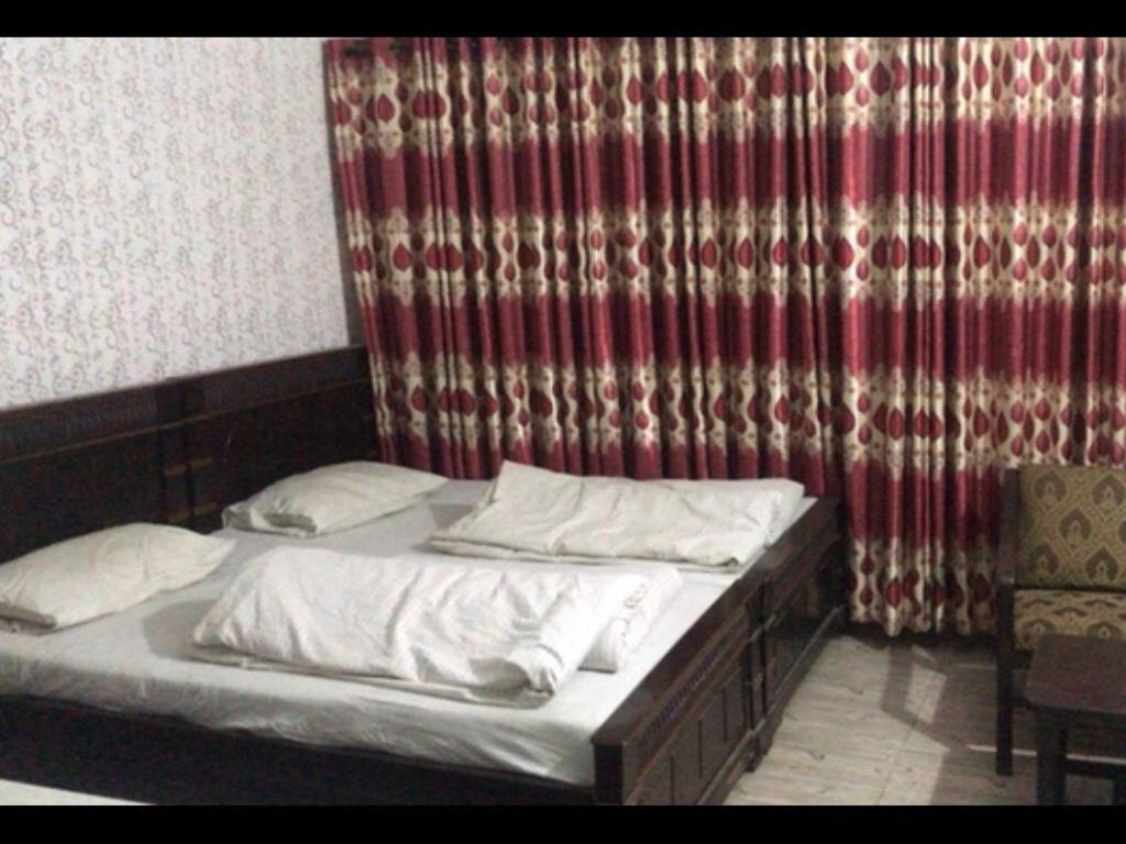 Deluxe Double Room (2 Adults + 1 Child) photo 1