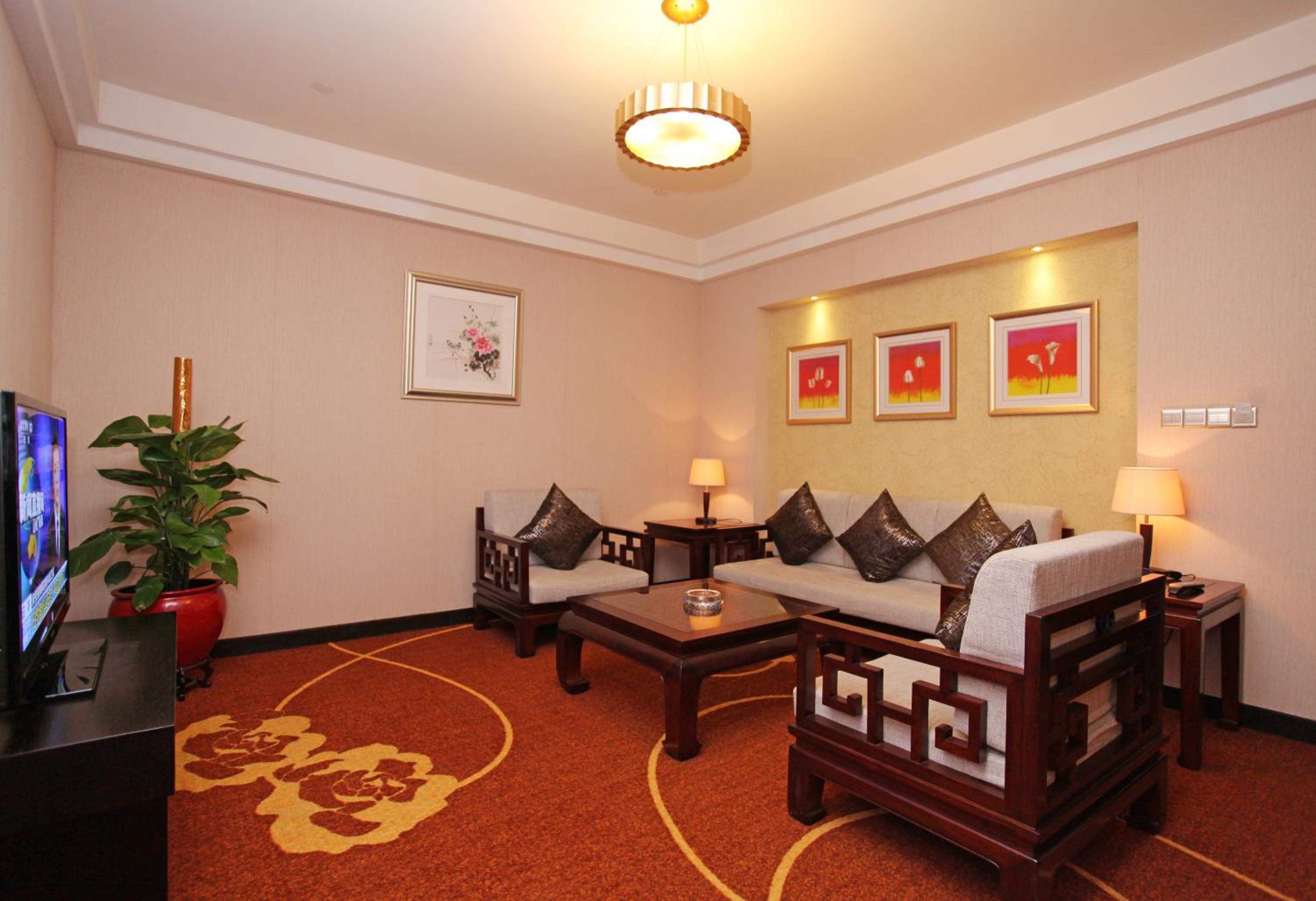 Deluxe Suite