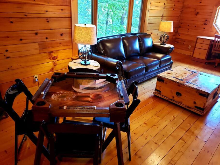 Five-Bedroom House photo 2