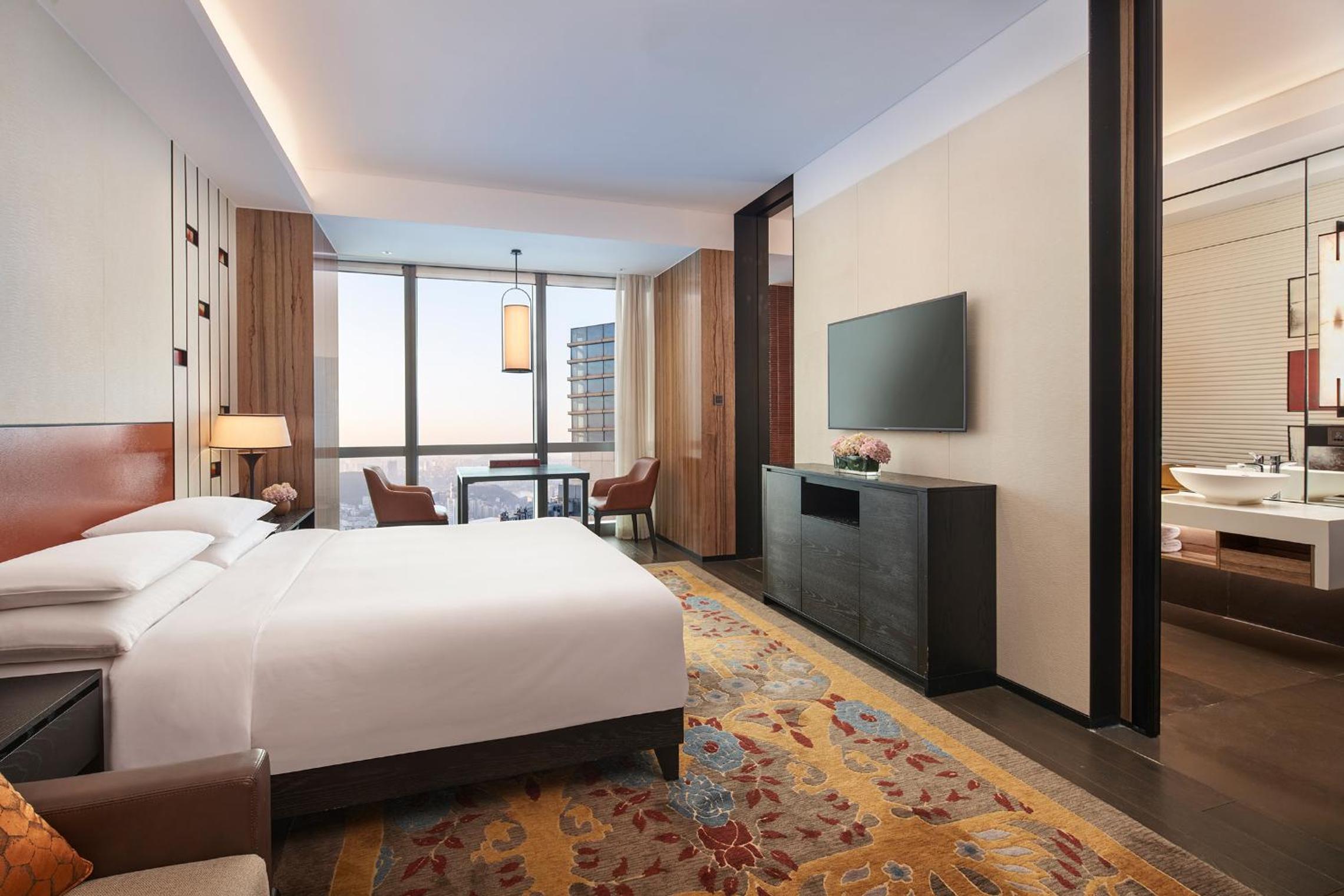 Grand King Room with River View