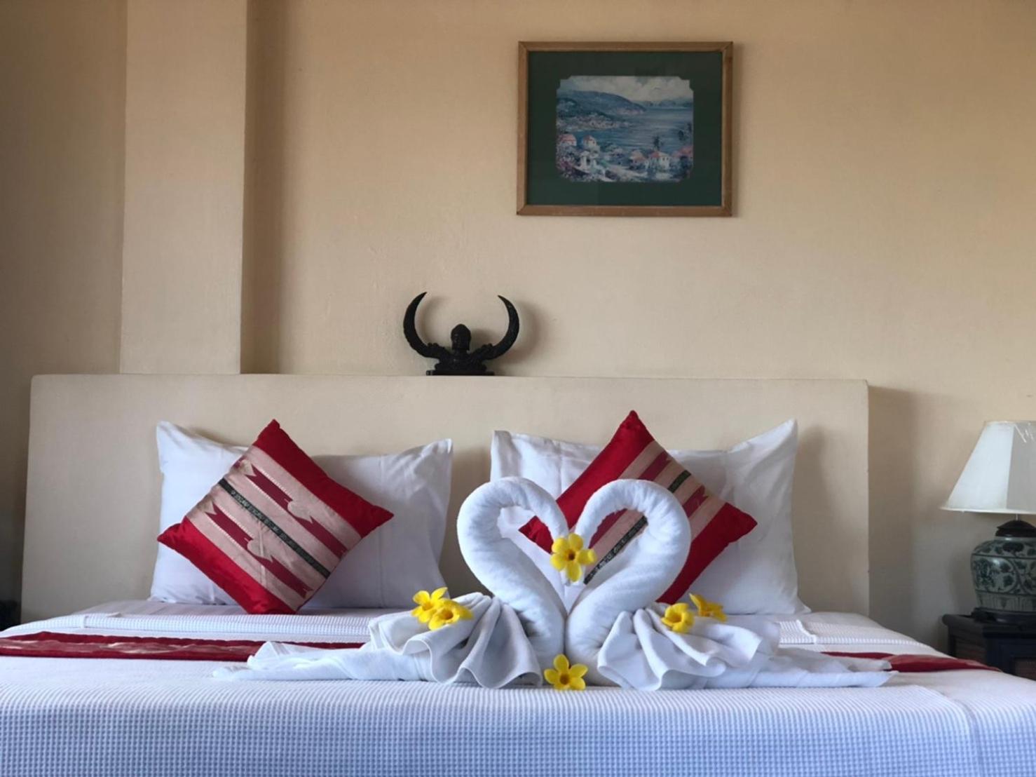 Deluxe King Room photo 1
