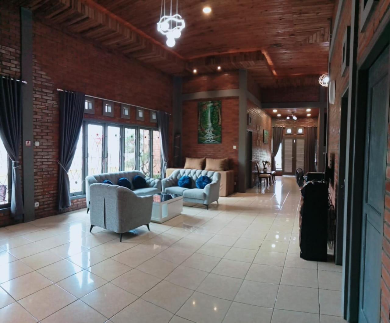 Villa photo 1