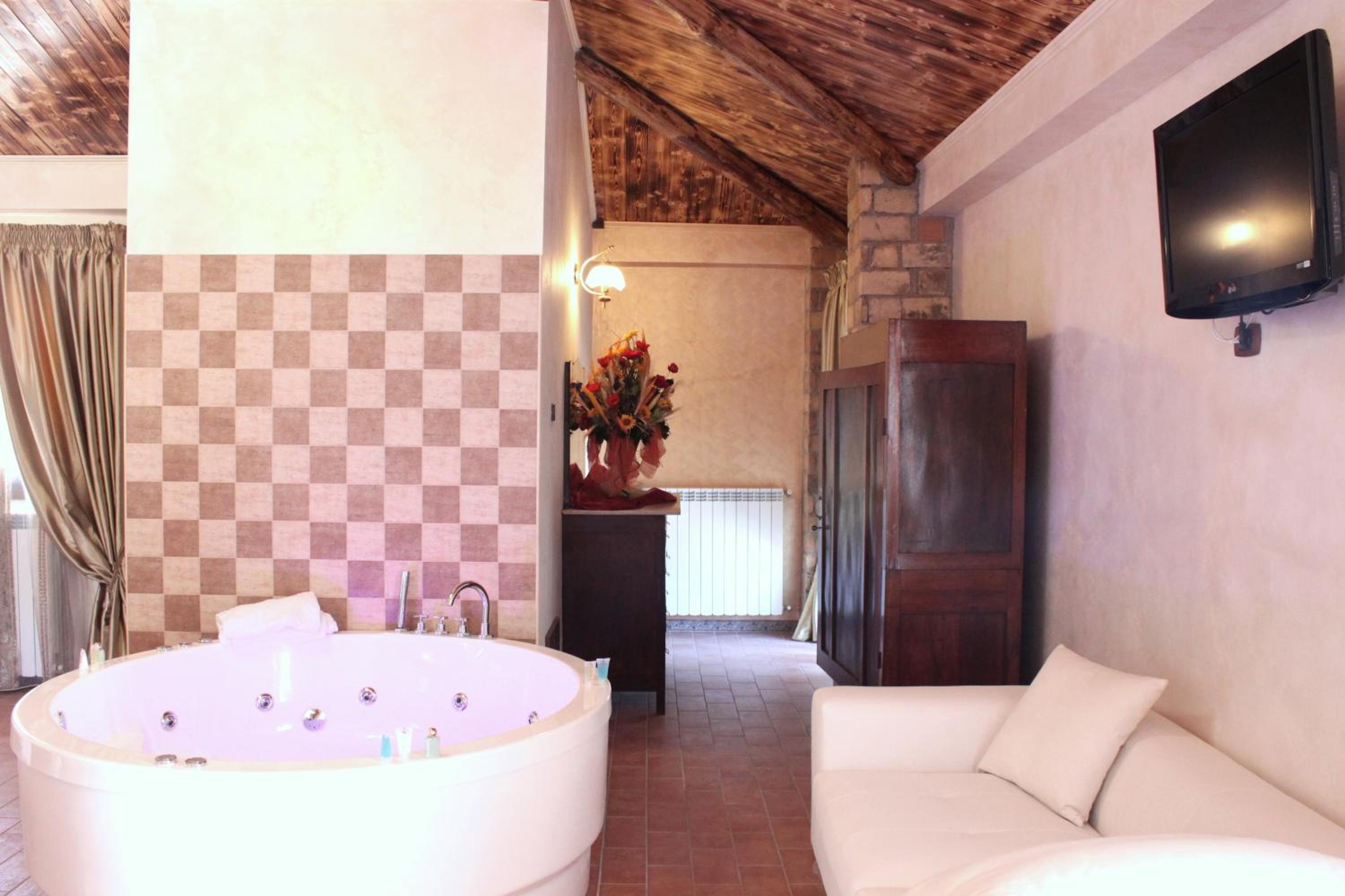 Imperial Suite - Photo 10