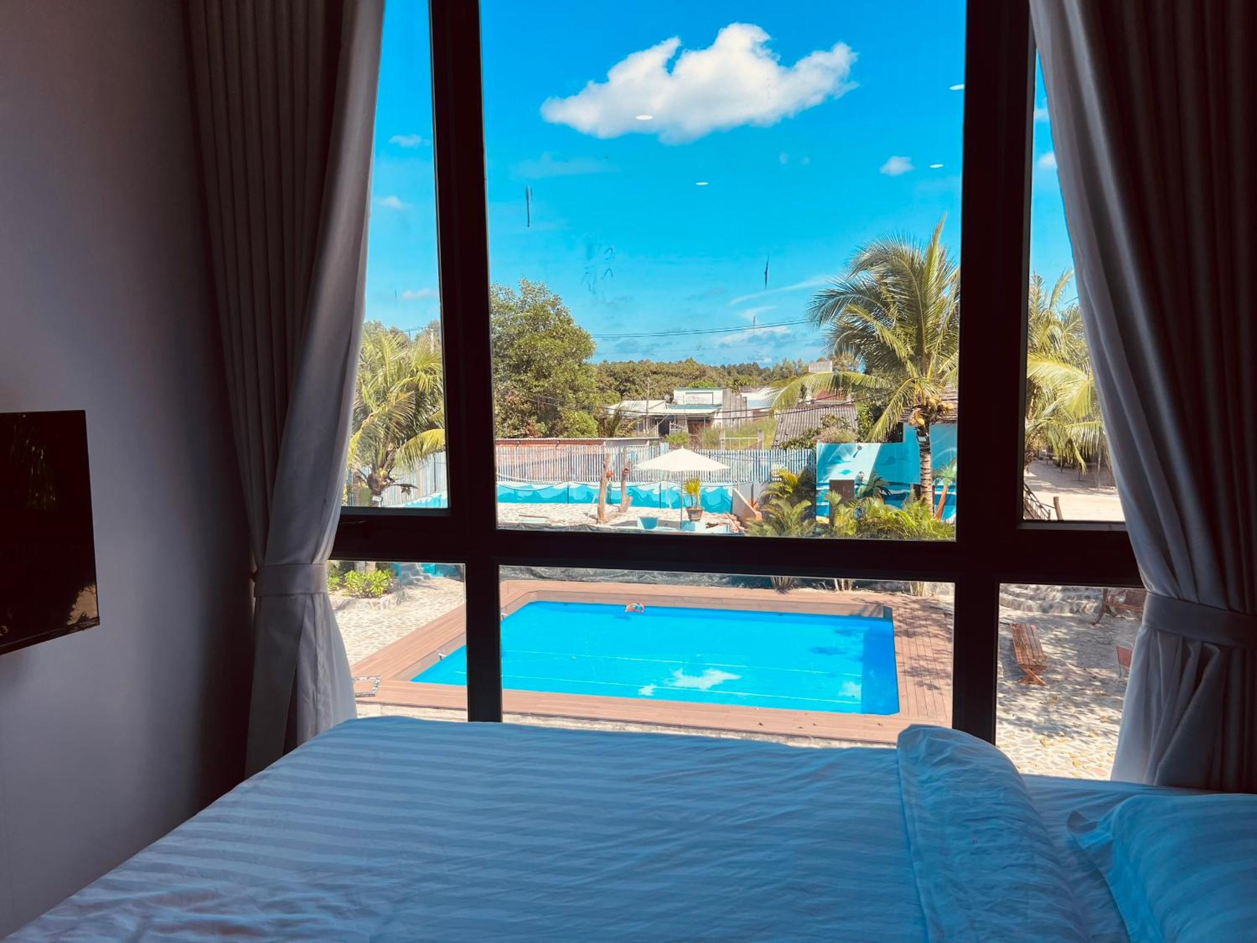 Deluxe Room (2 Adults + 1 Child) photo 2