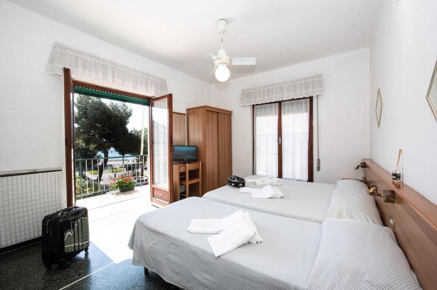 Quadruple Room with Sea View