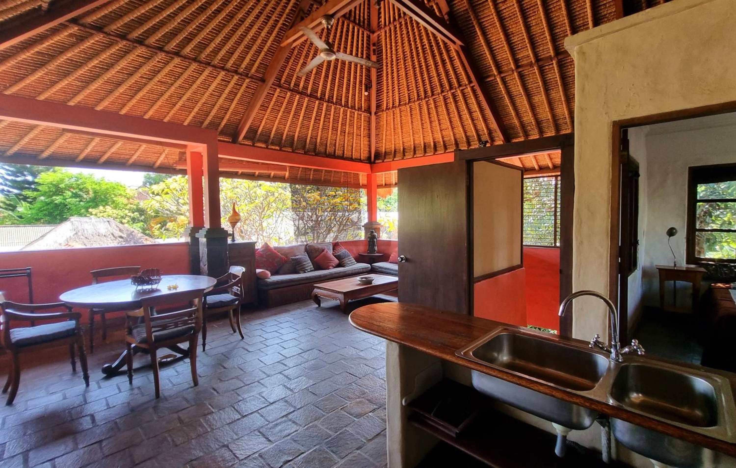 Suite with Pool View - Photo 4
