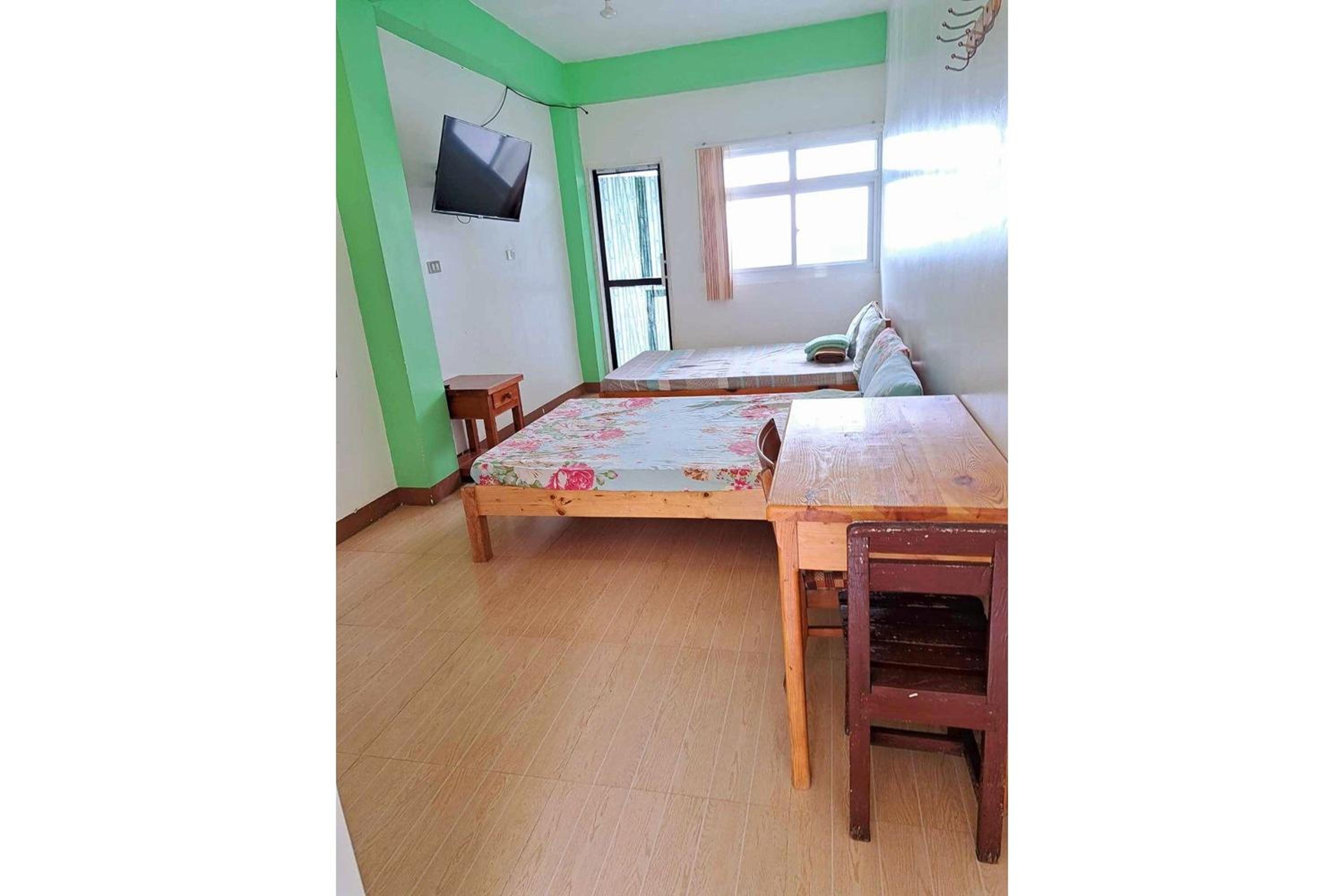 Studio with Balcony - Photo 16