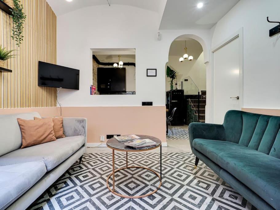 Four-Bedroom House photo 2