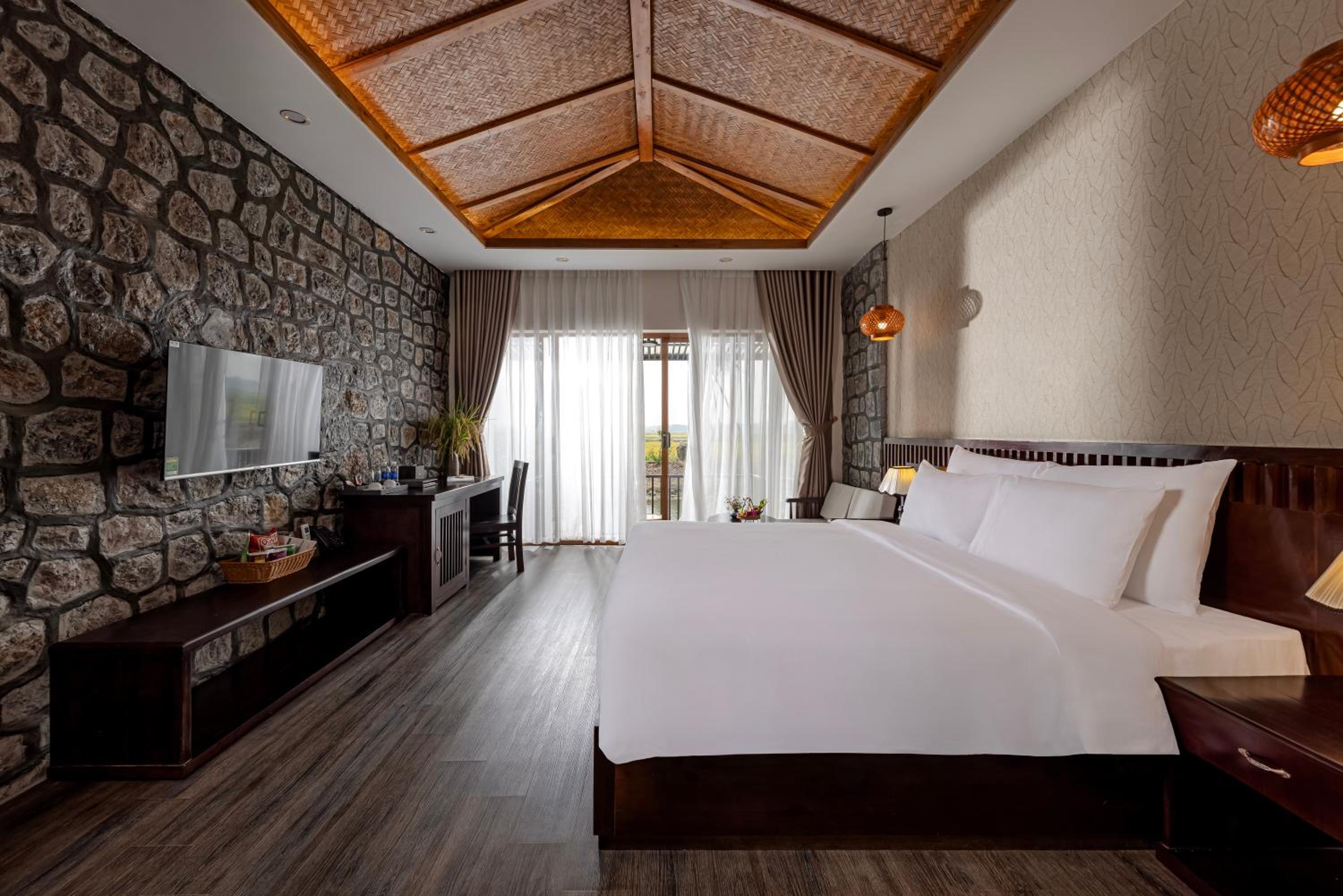 Double Room with Balcony photo 3