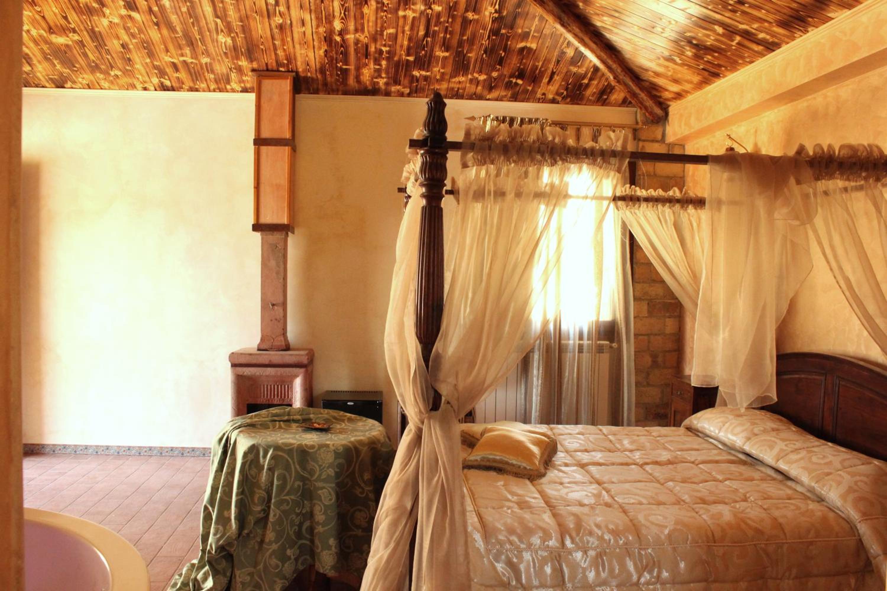 Imperial Suite - Photo 7
