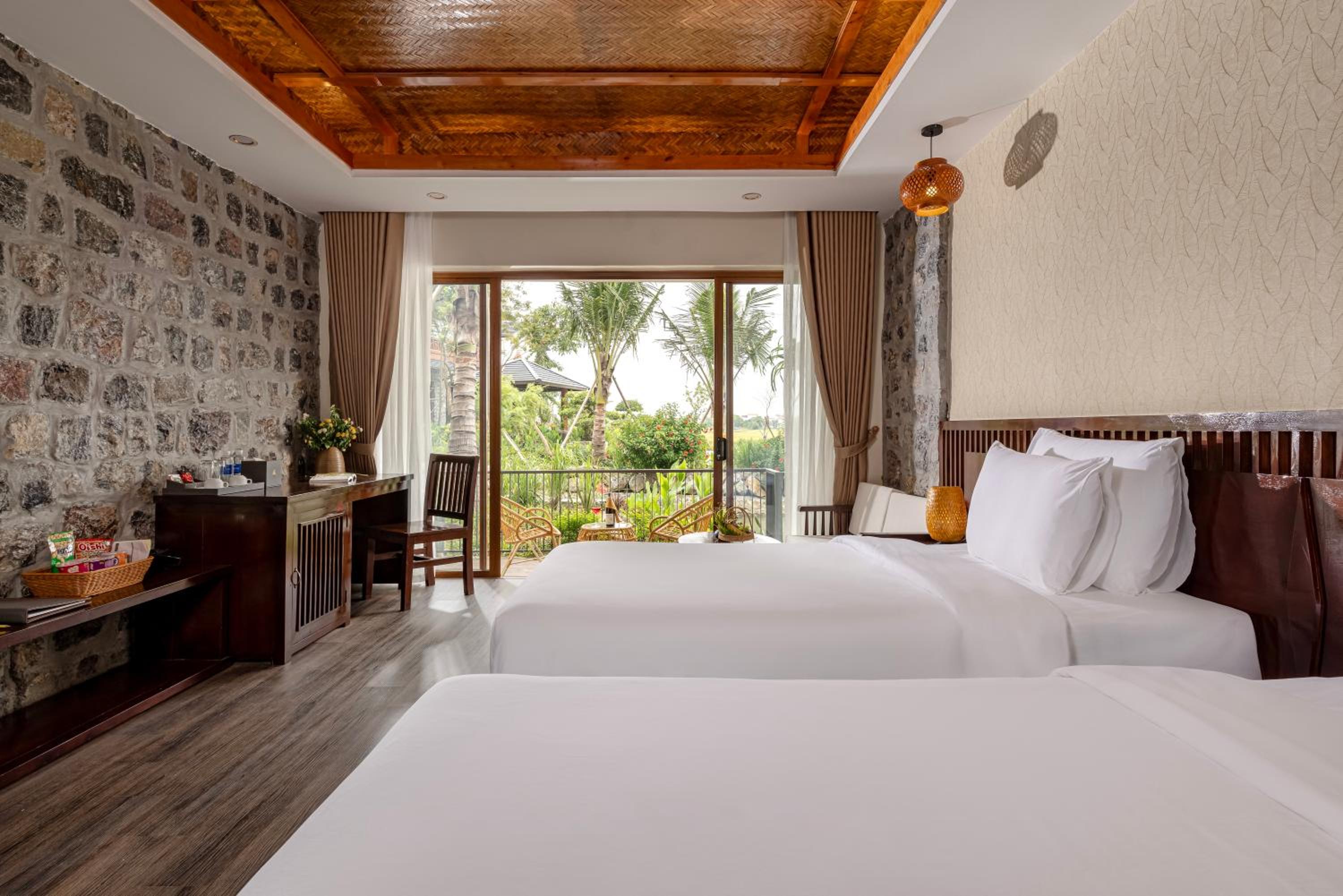Deluxe Double or Twin Room with Lake View - Photo 5