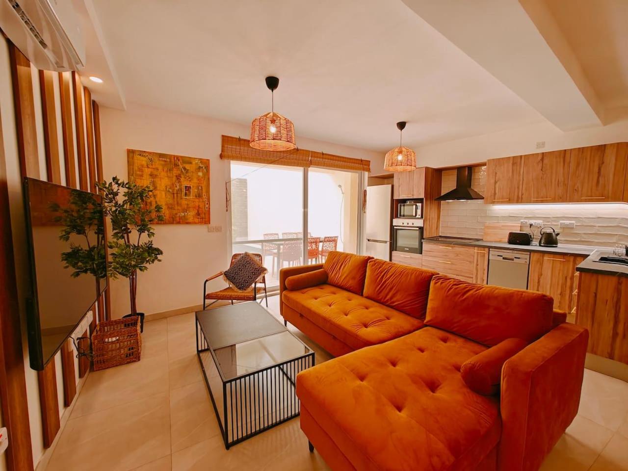 Three-Bedroom Apartment photo 2