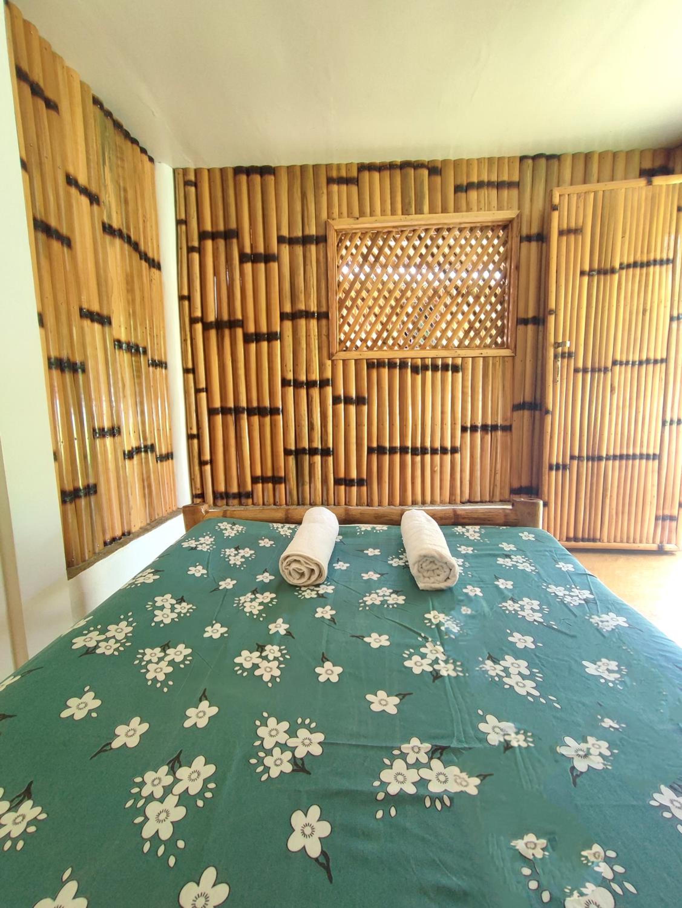 Budget Double Room - Photo 9