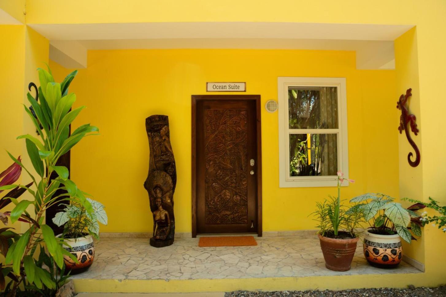 Villa photo 2