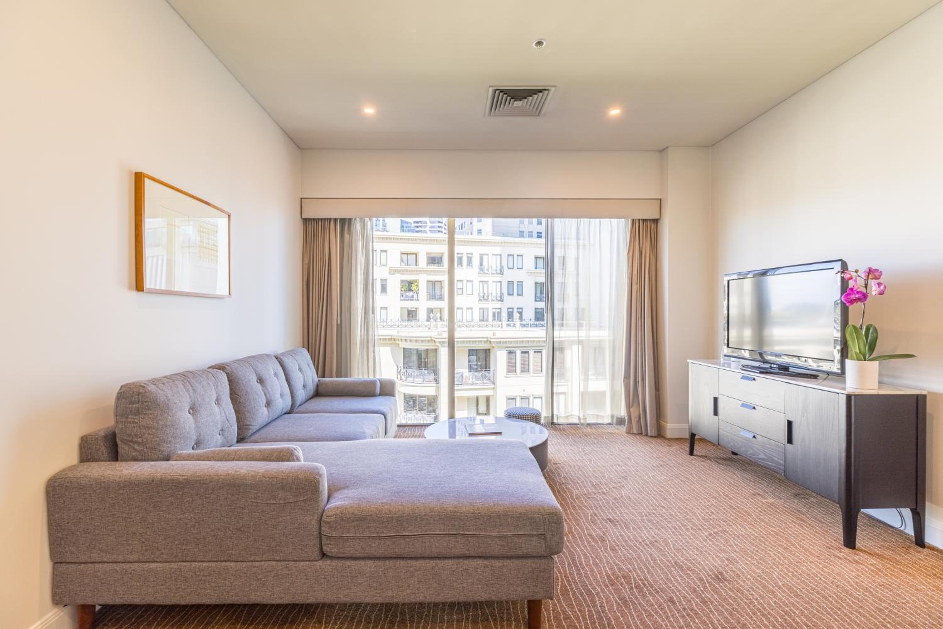 One-Bedroom Apartment - Photo 10