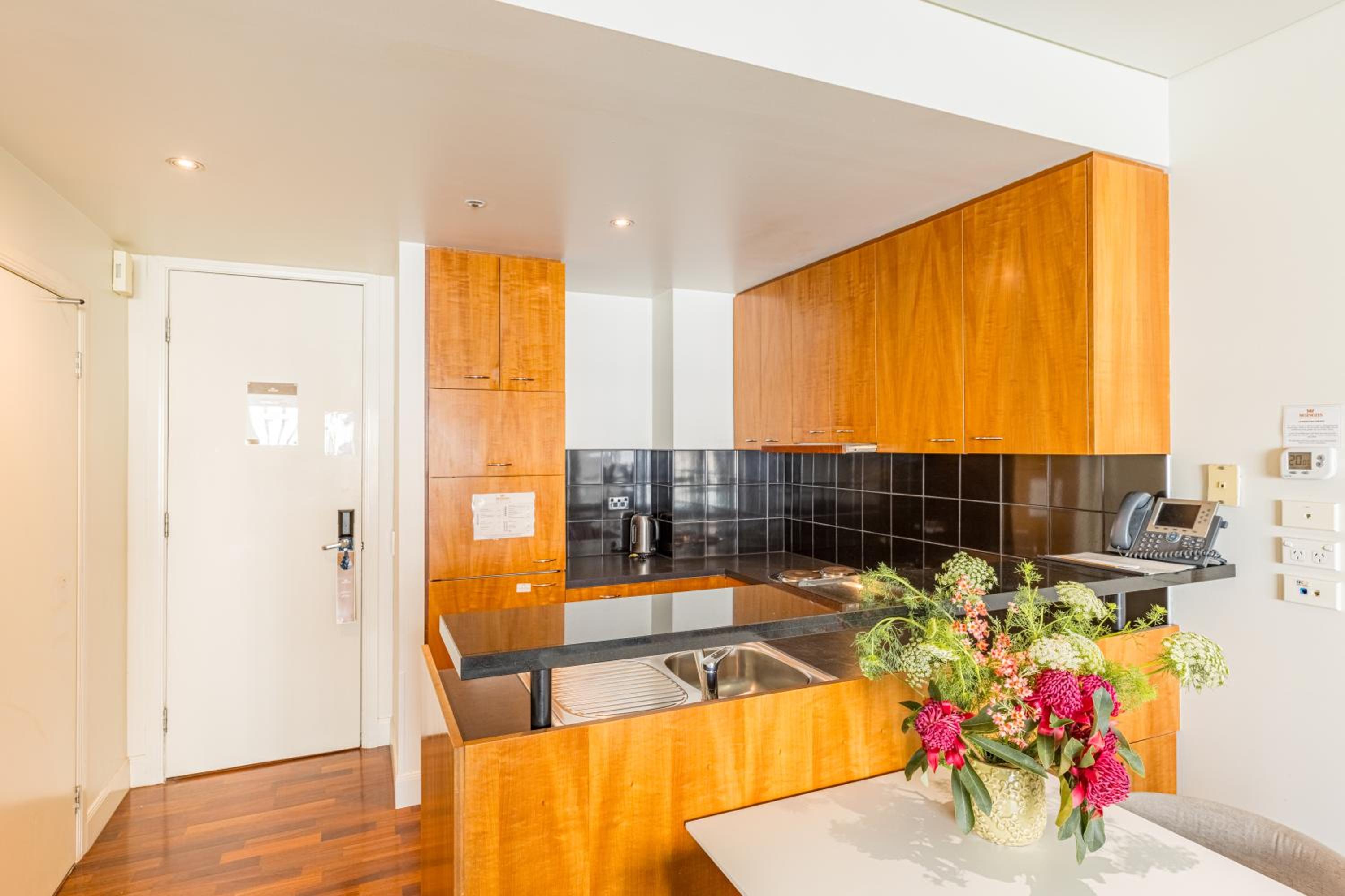 One-Bedroom Apartment - Photo 6