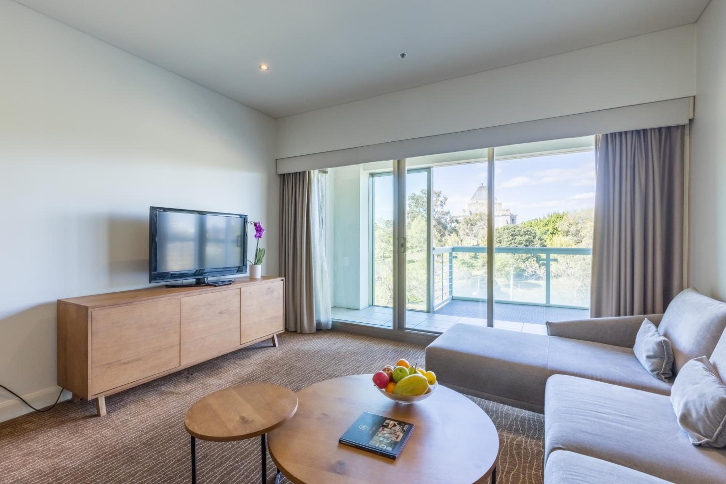 Executive One-Bedroom Apartment - Photo 10