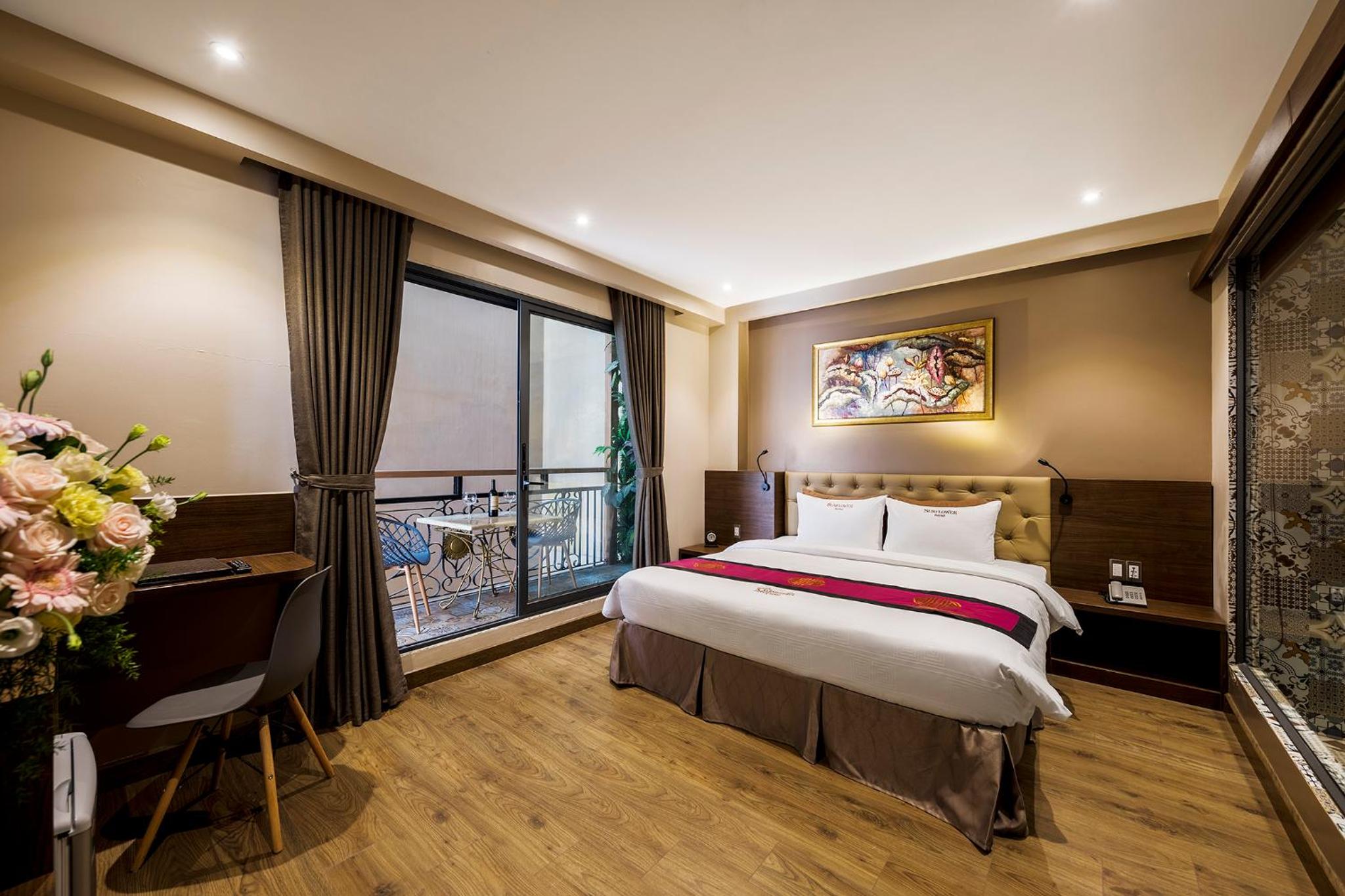 Deluxe Double Room with Balcony photo 2