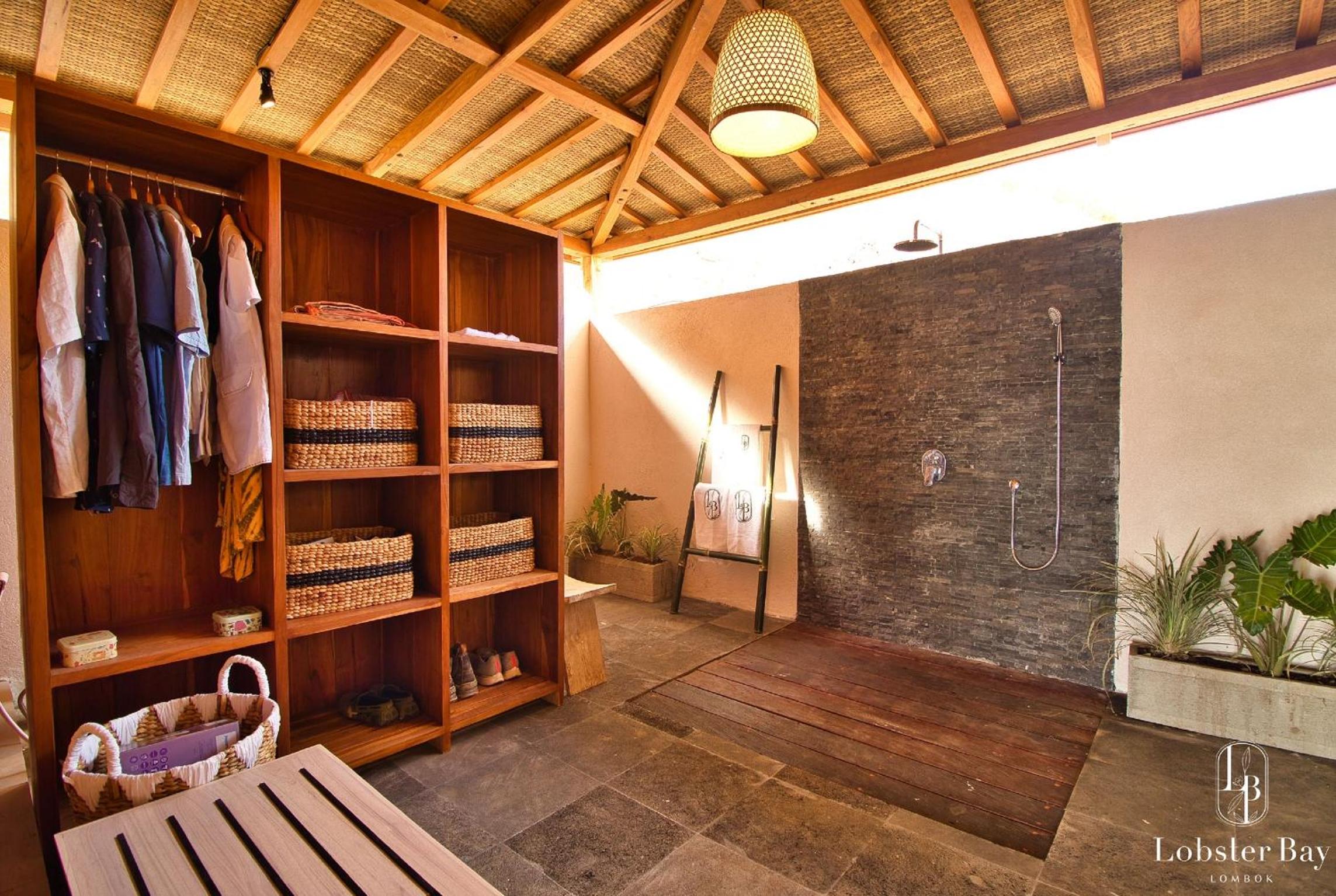 Villa with Private Pool - Photo 41