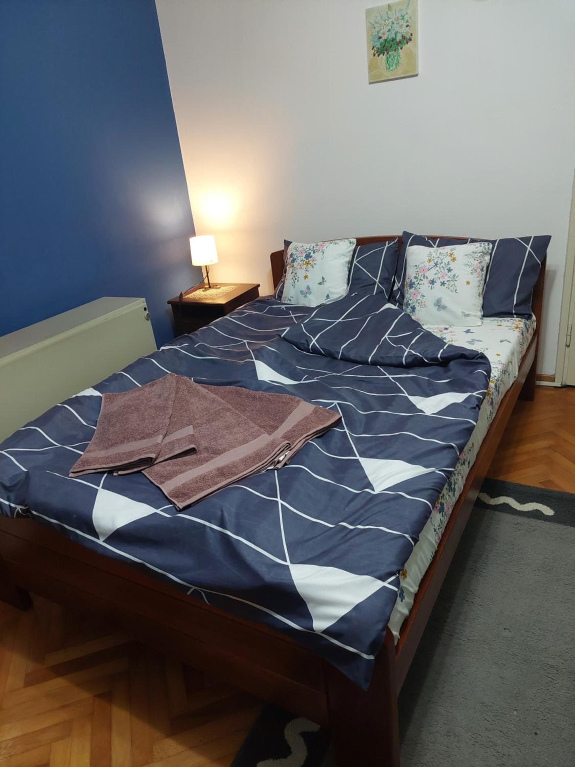 One-Bedroom Apartment photo 2
